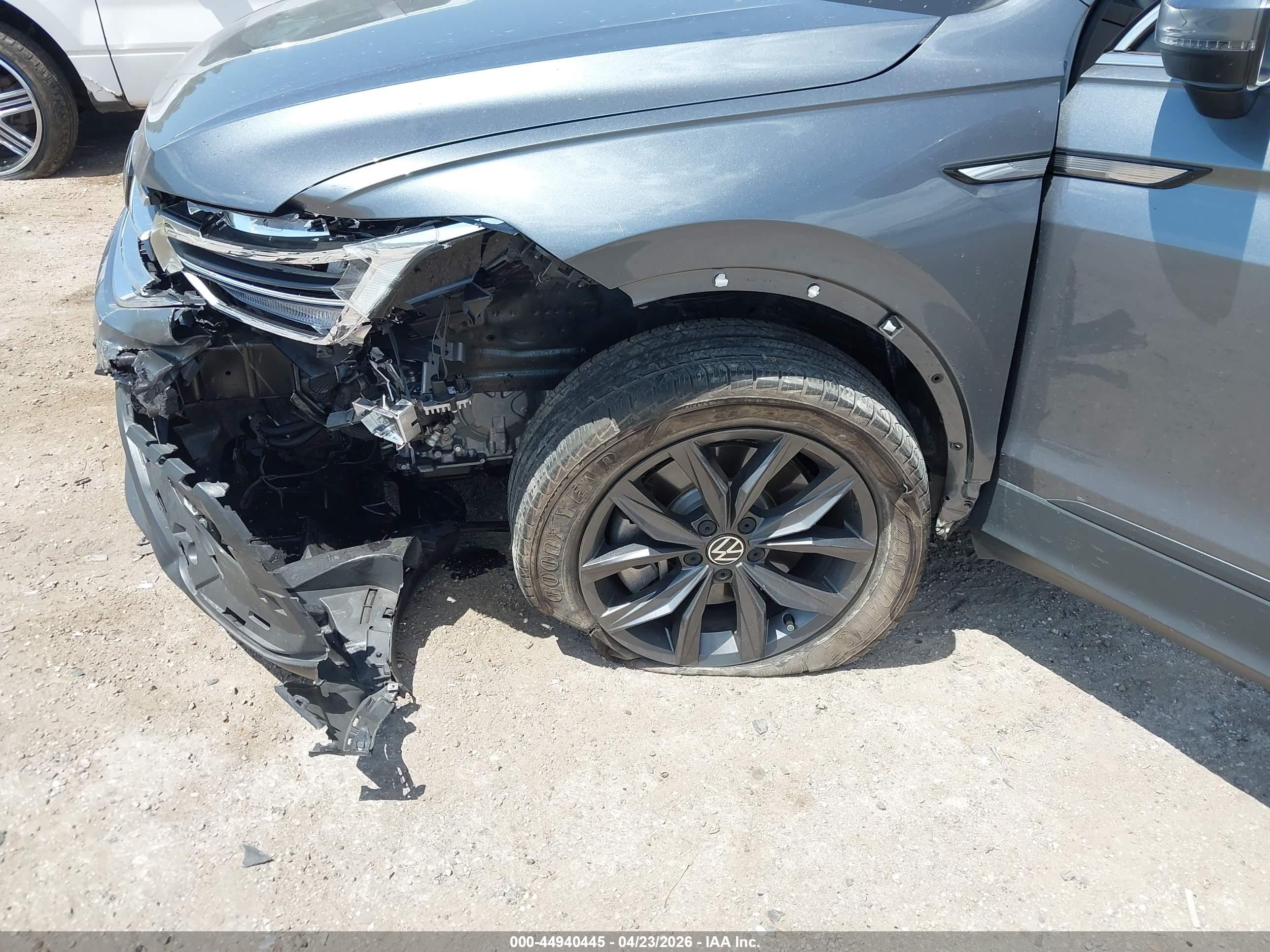 VOLKSWAGEN TIGUAN image 6