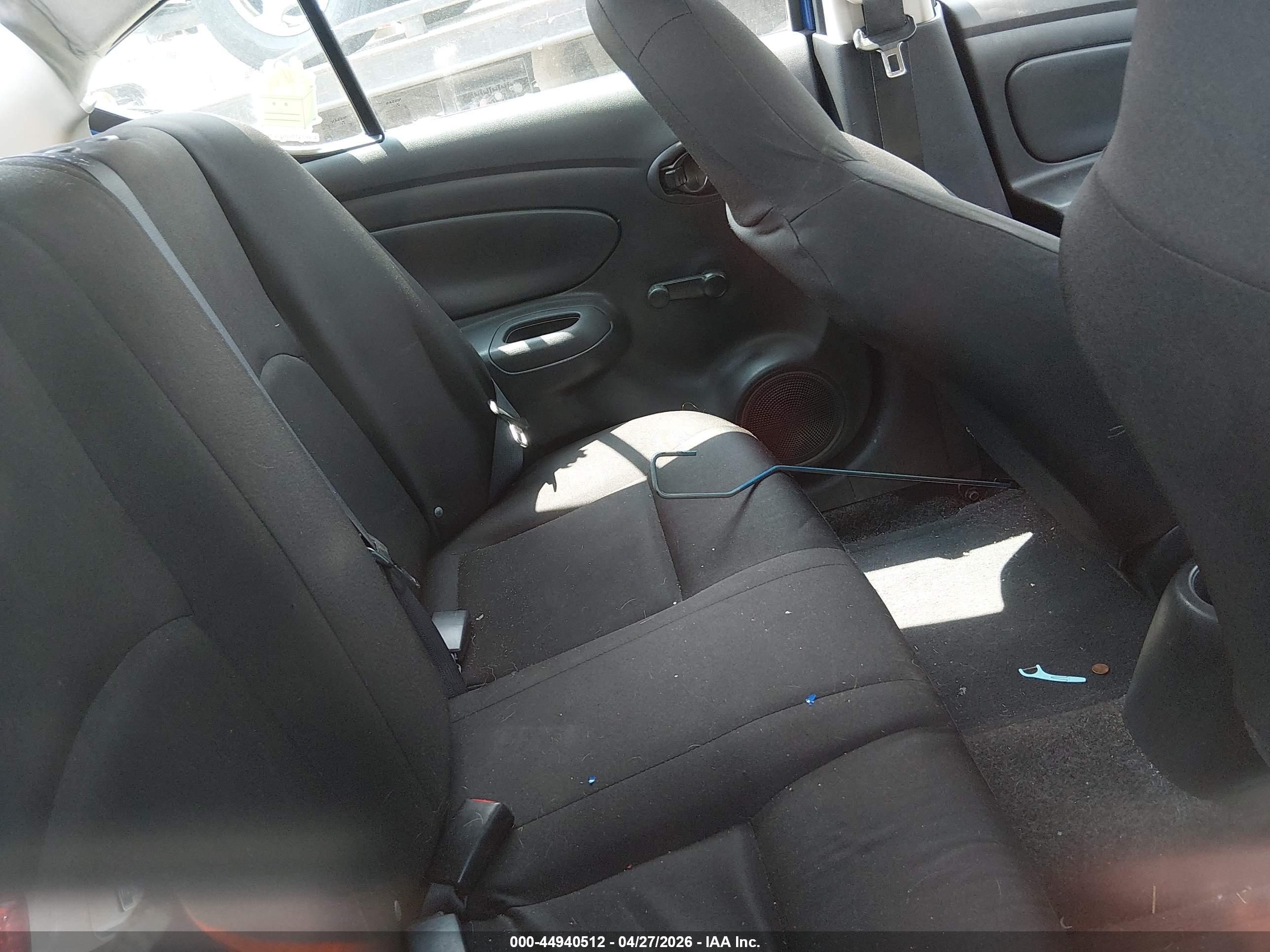NISSAN VERSA image 8