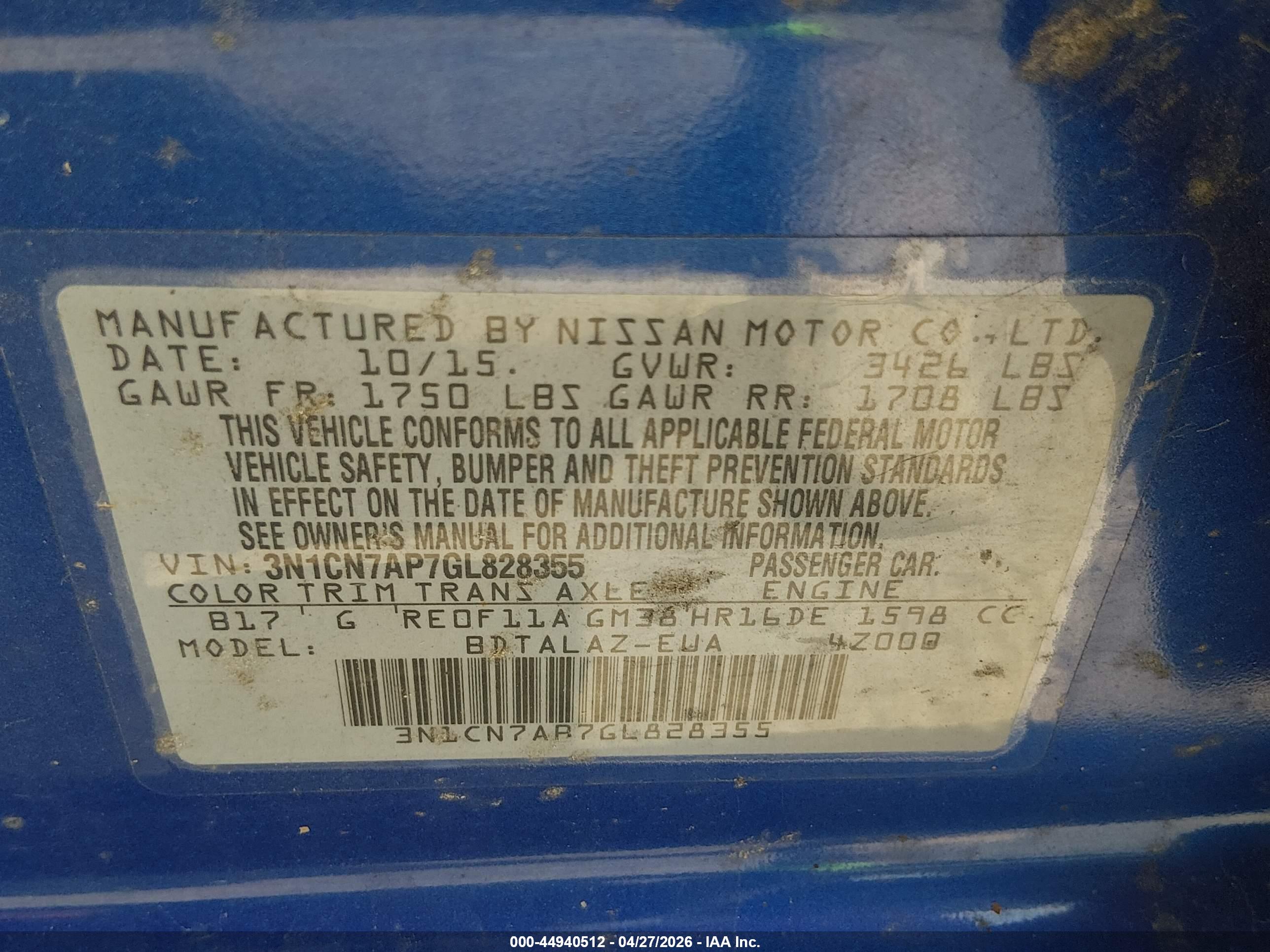 NISSAN VERSA image 9