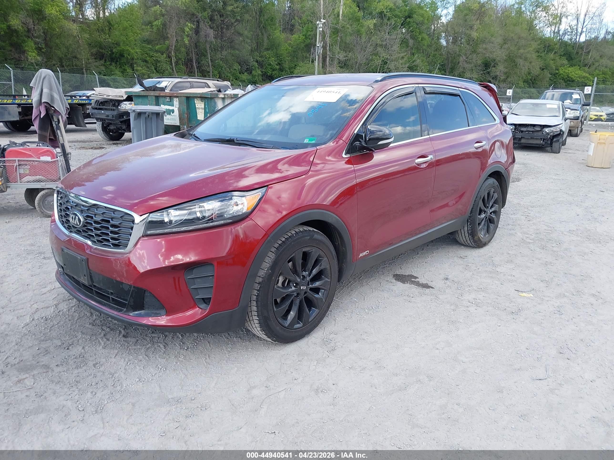 KIA SORENTO image 2
