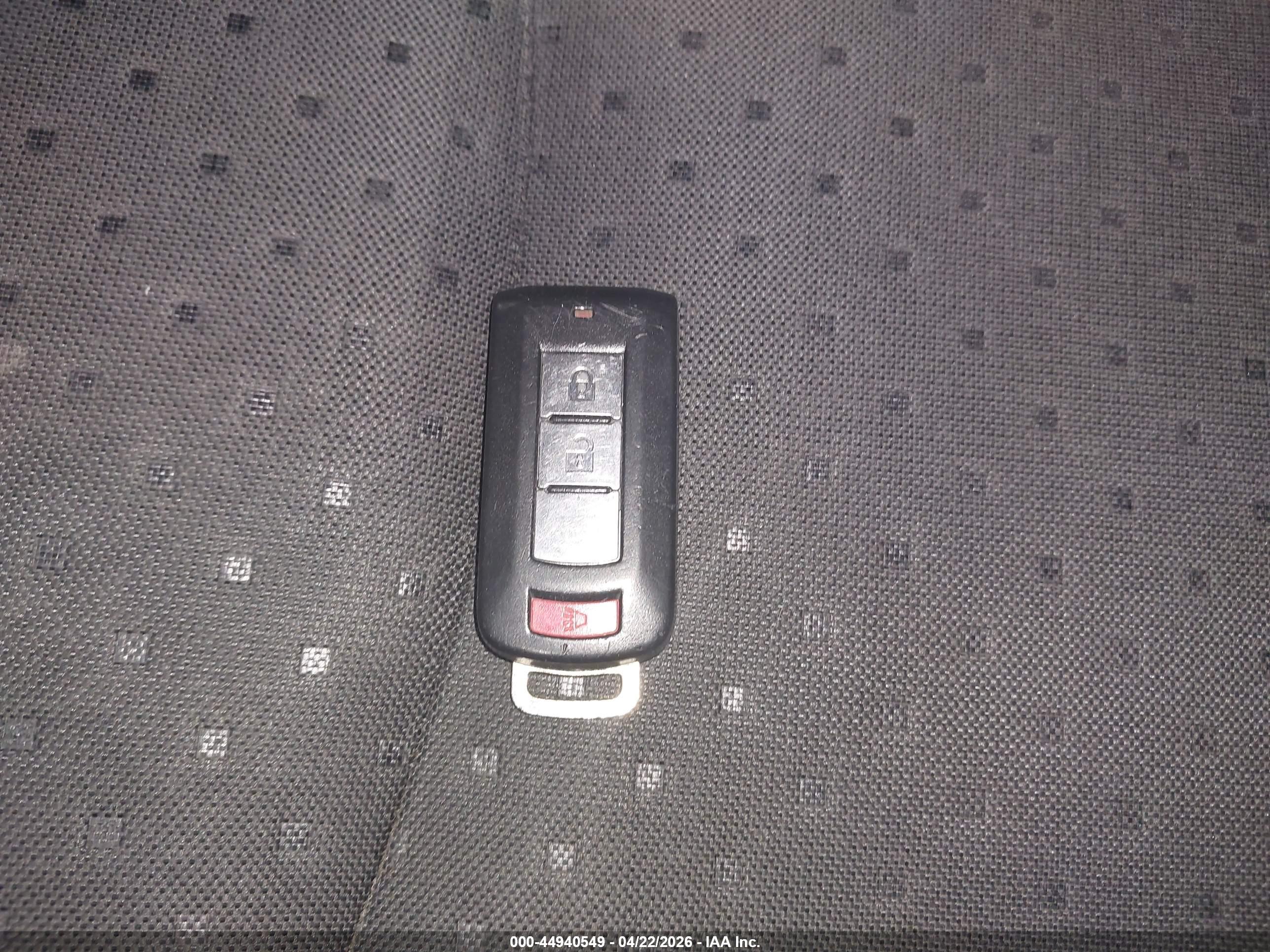 MITSUBISHI OUTLANDER image 11