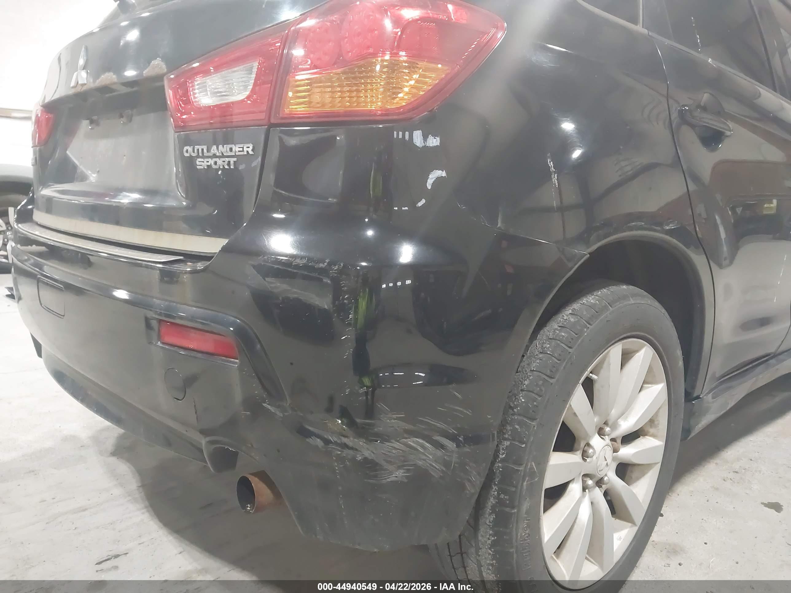 MITSUBISHI OUTLANDER image 6