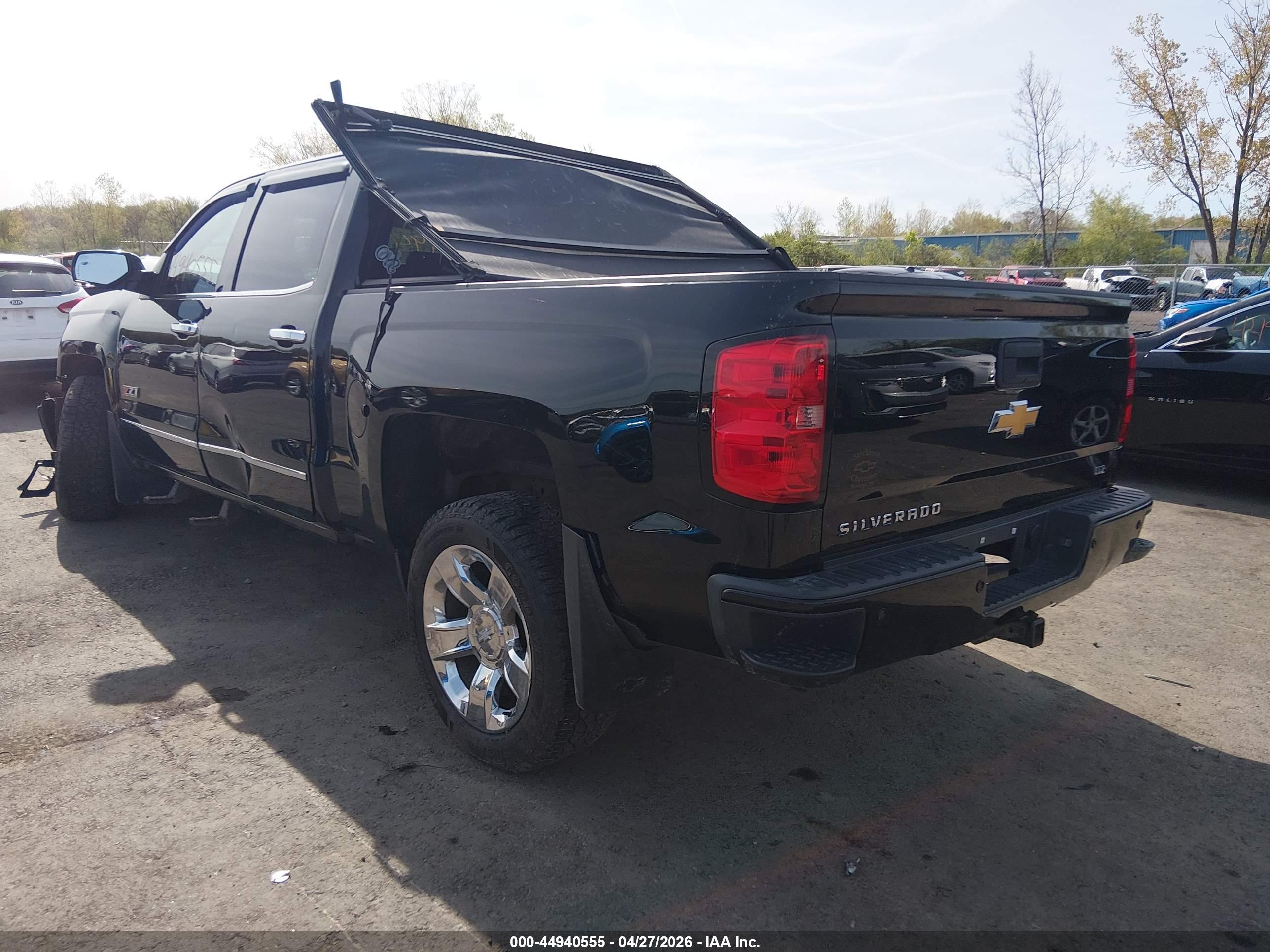 CHEVROLET SILVERADO image 3