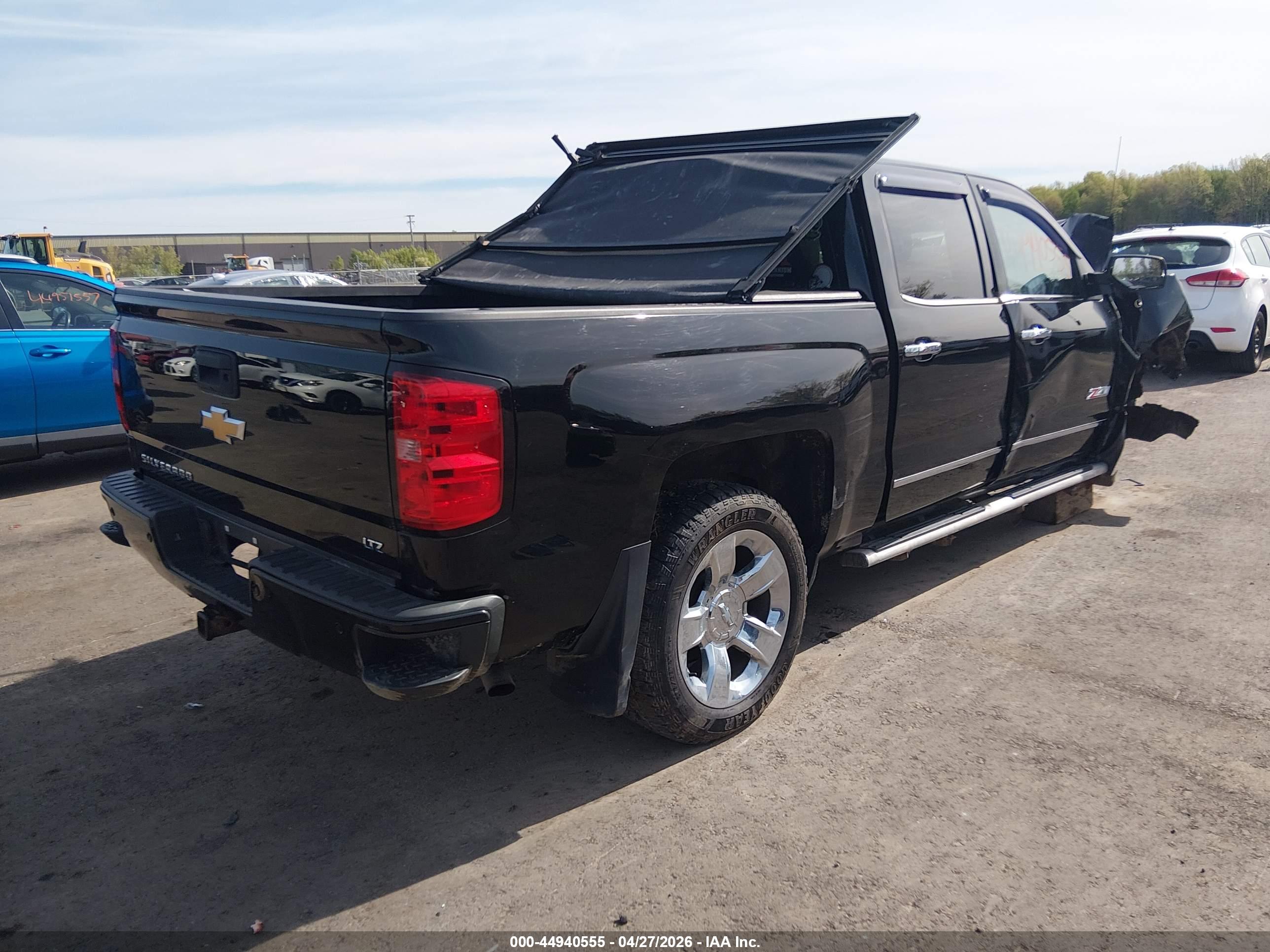 CHEVROLET SILVERADO image 4