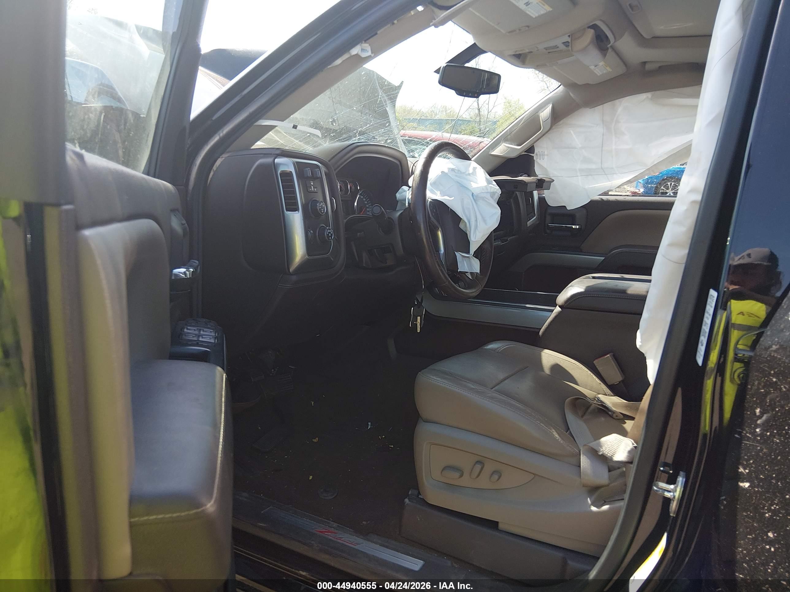 CHEVROLET SILVERADO image 5