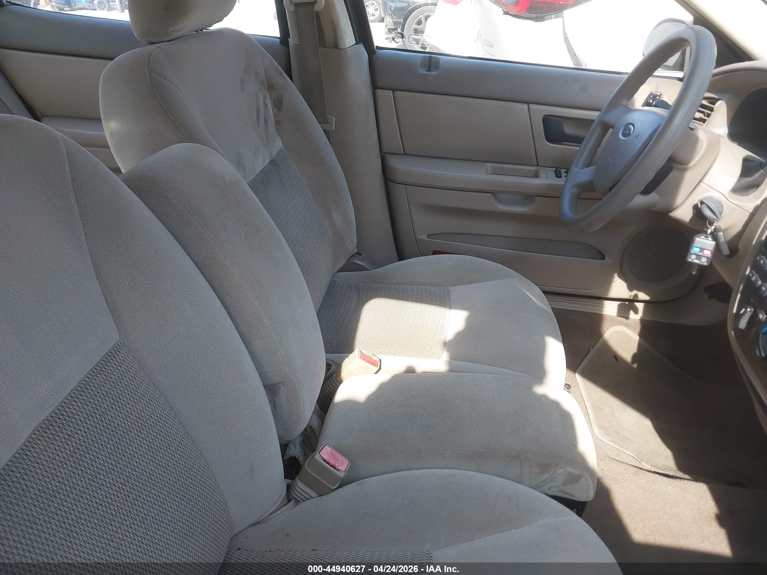 FORD TAURUS image 5