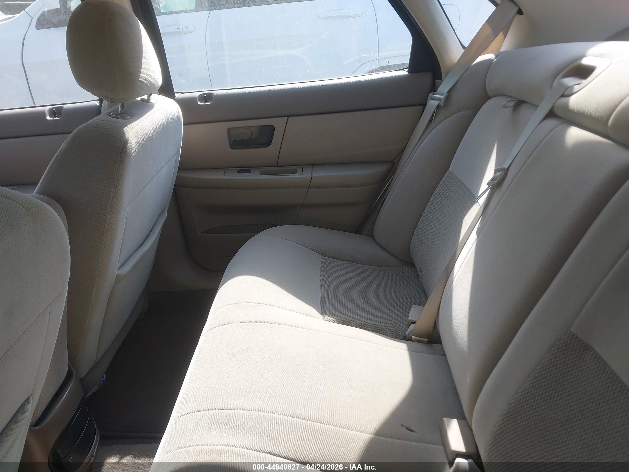 FORD TAURUS image 8
