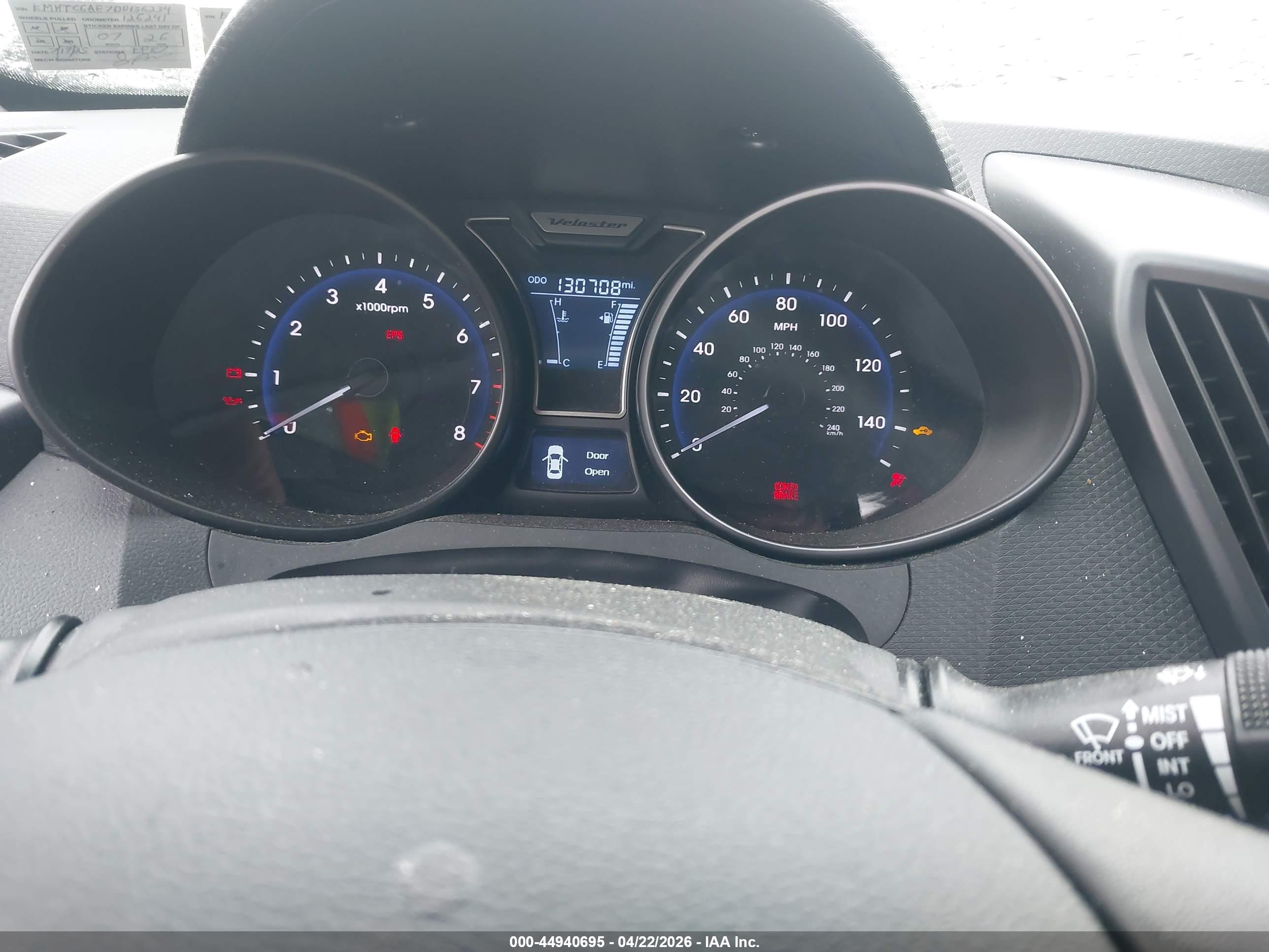 HYUNDAI VELOSTER image 7