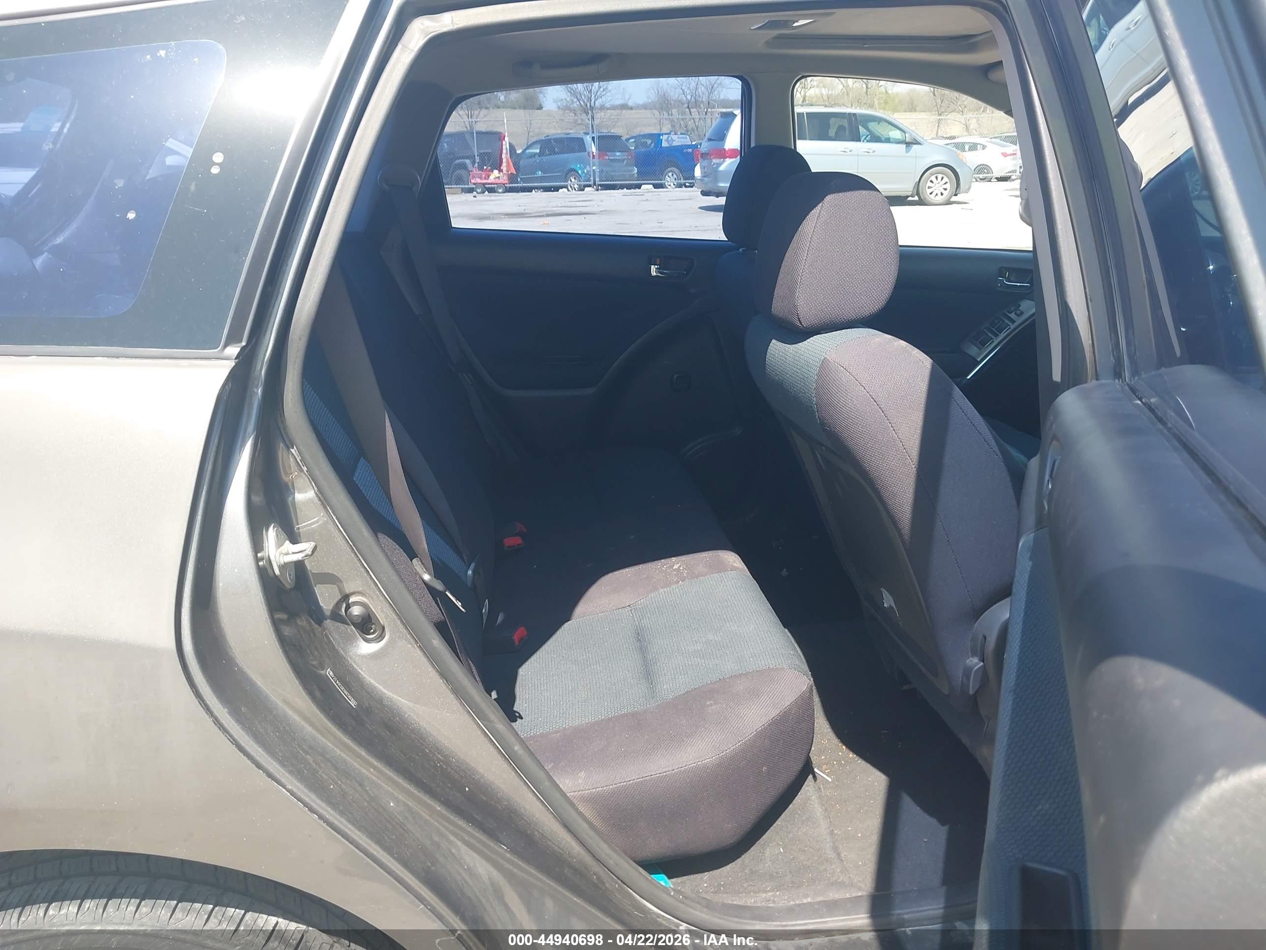 TOYOTA MATRIX image 8