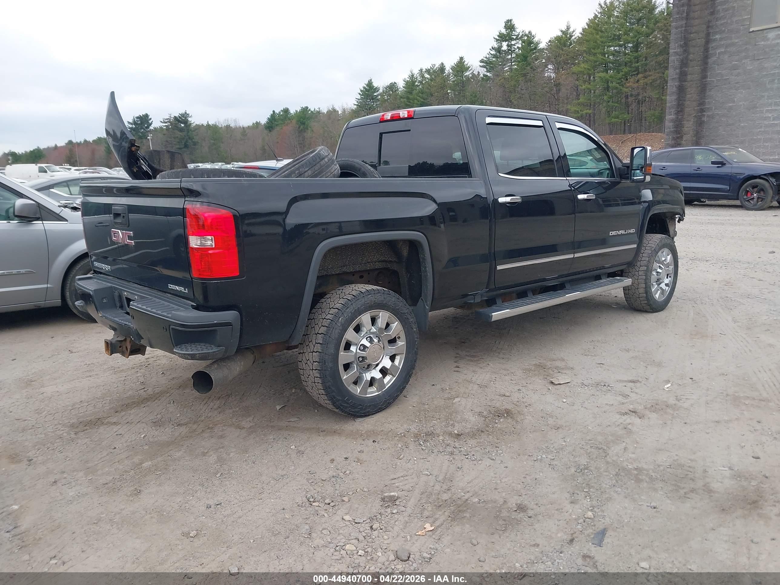 GMC SIERRA image 4