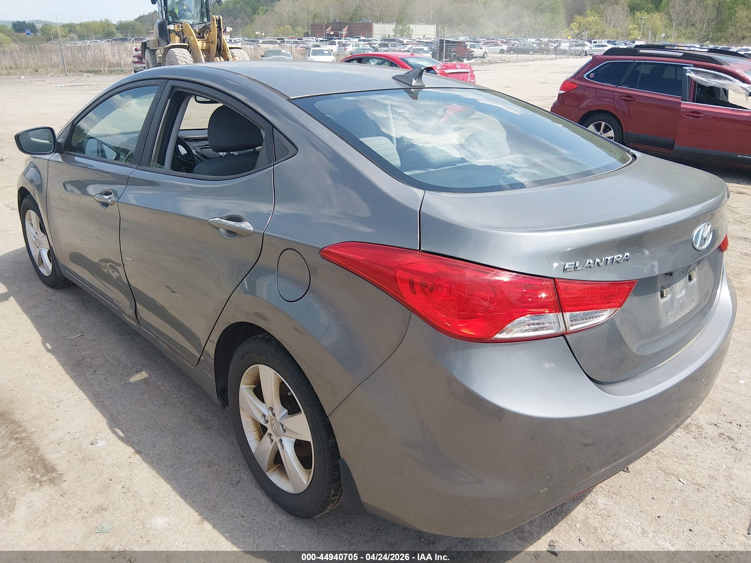 HYUNDAI ELANTRA image 3