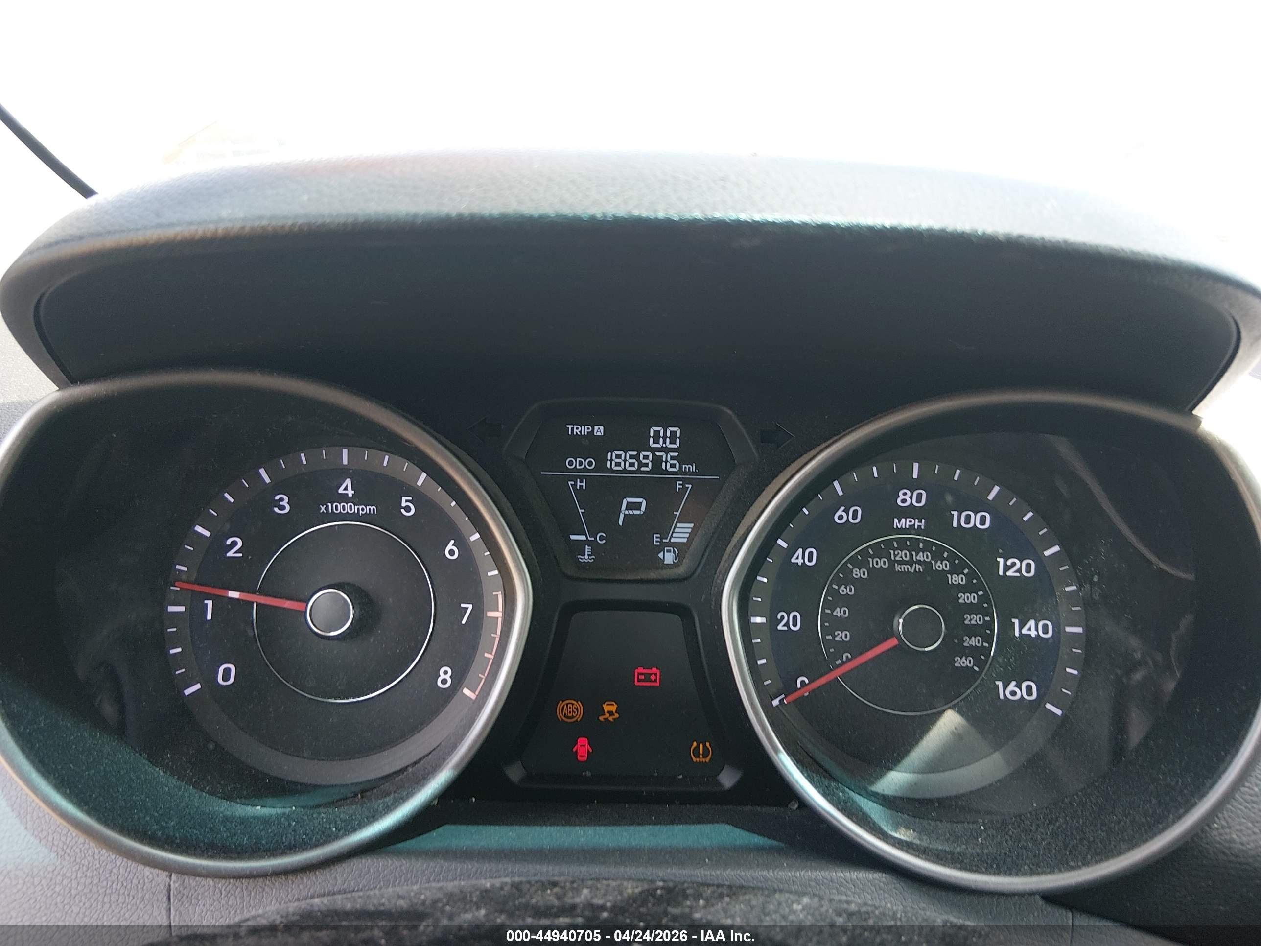 HYUNDAI ELANTRA image 7