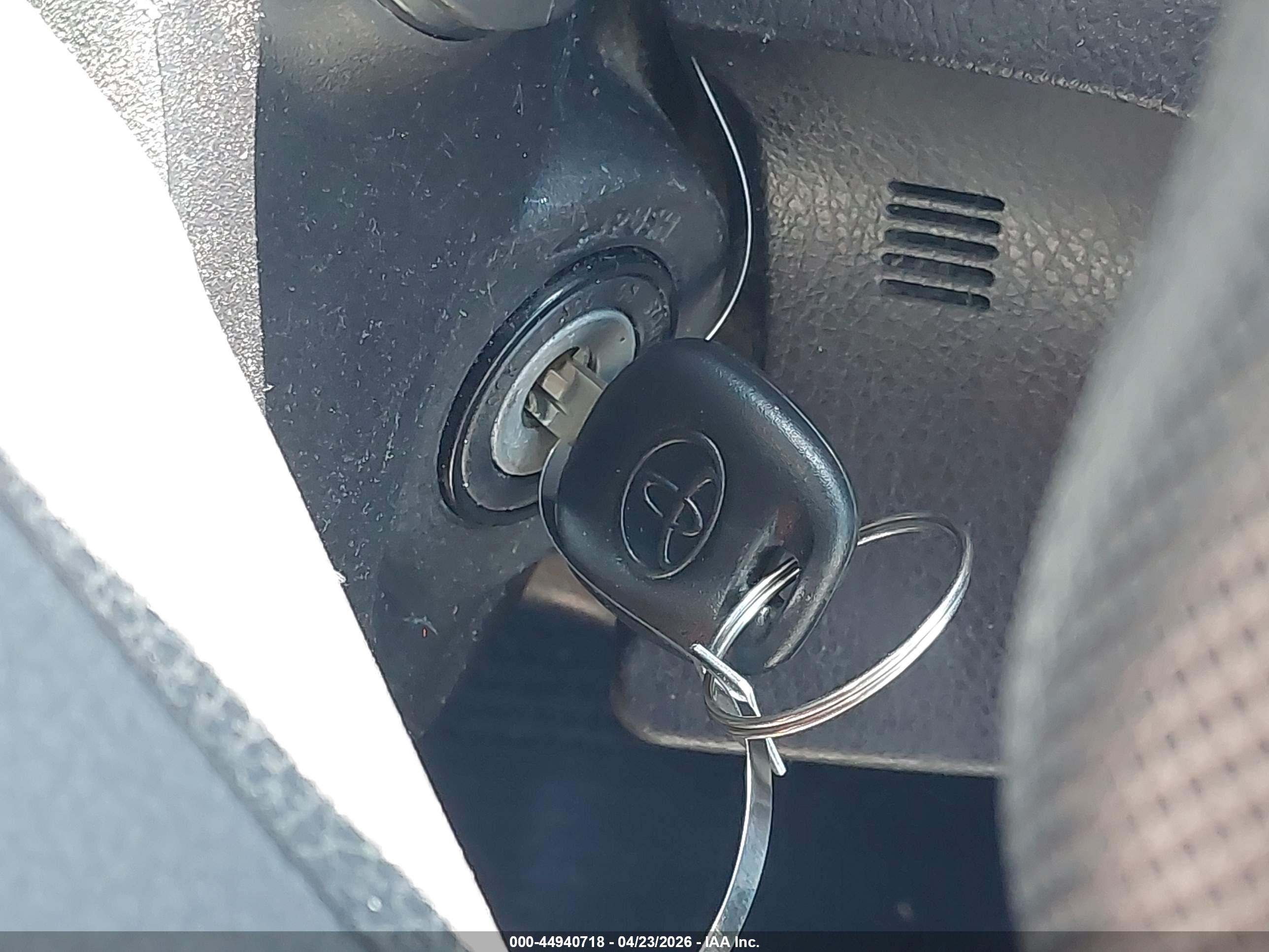 TOYOTA COROLLA image 11
