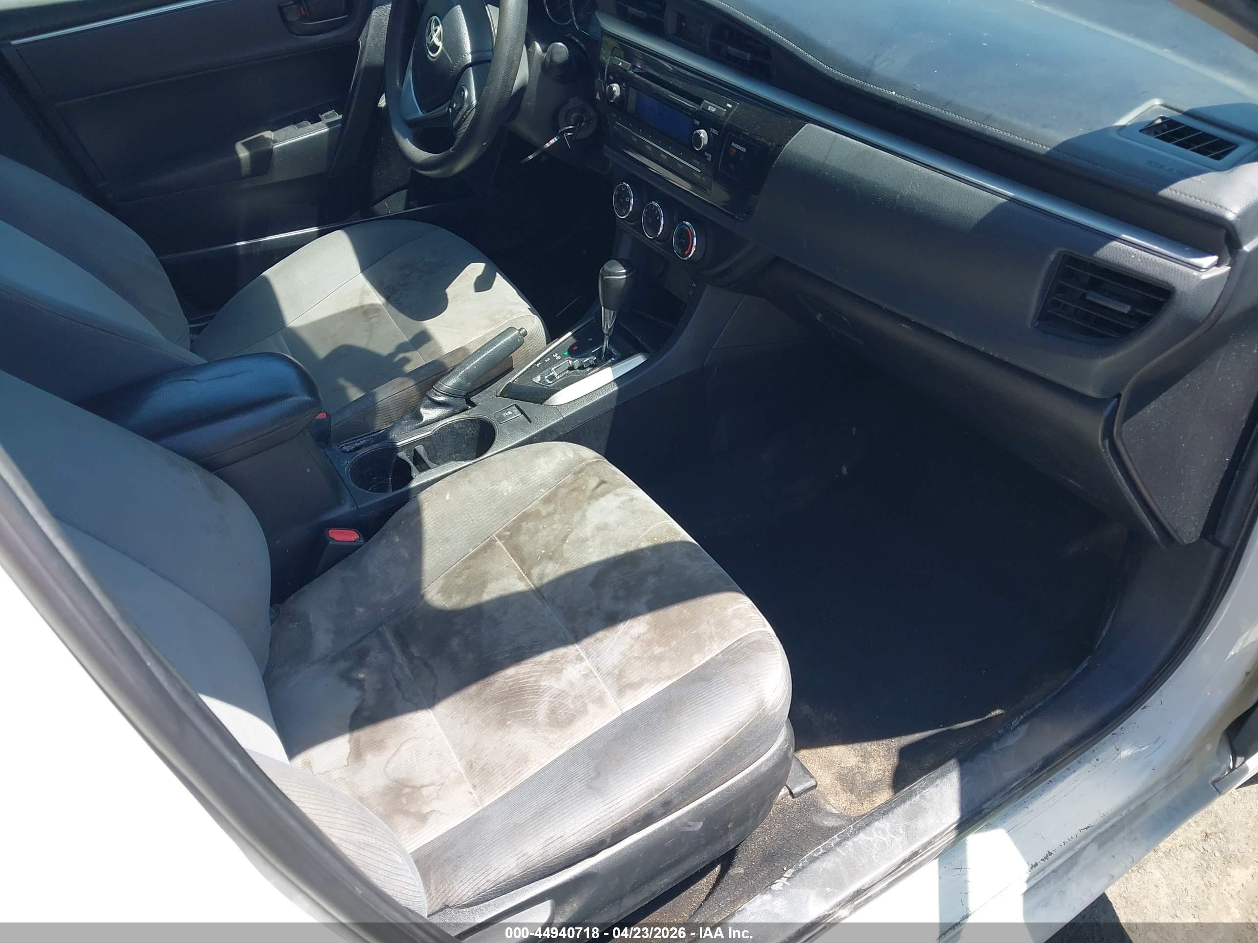 TOYOTA COROLLA image 5
