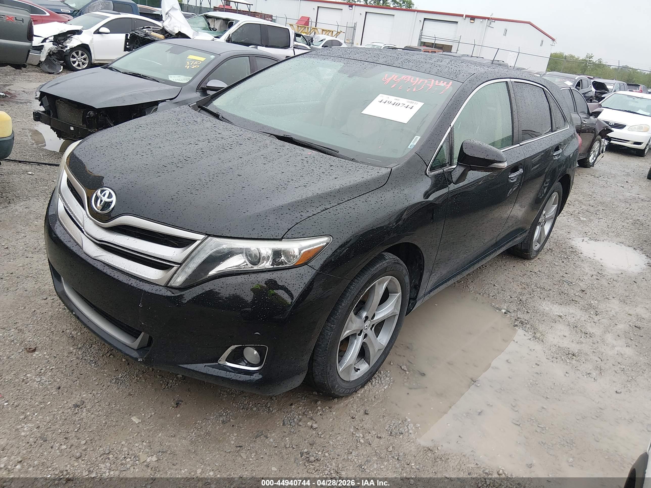 TOYOTA VENZA image 2