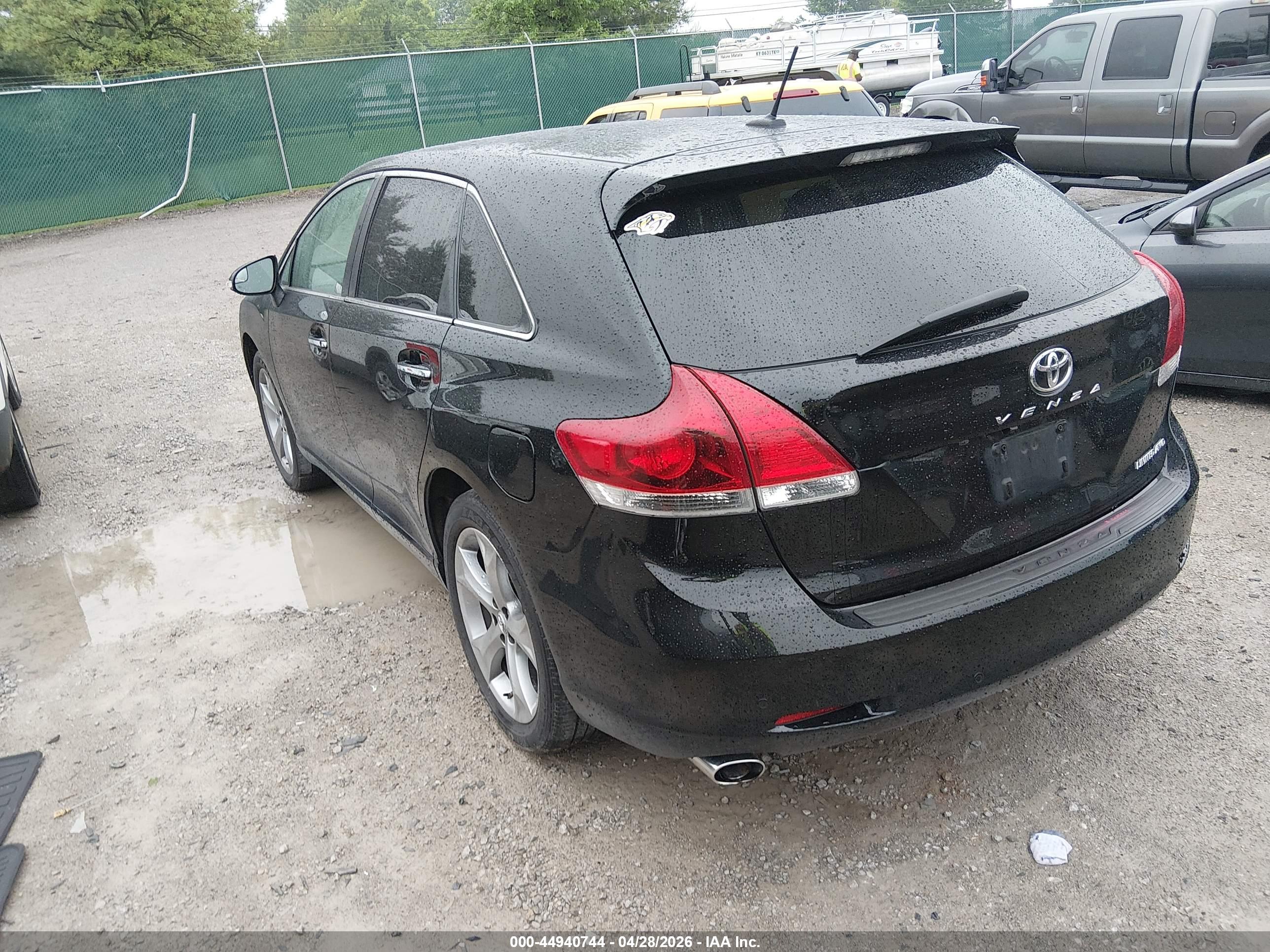 TOYOTA VENZA image 3