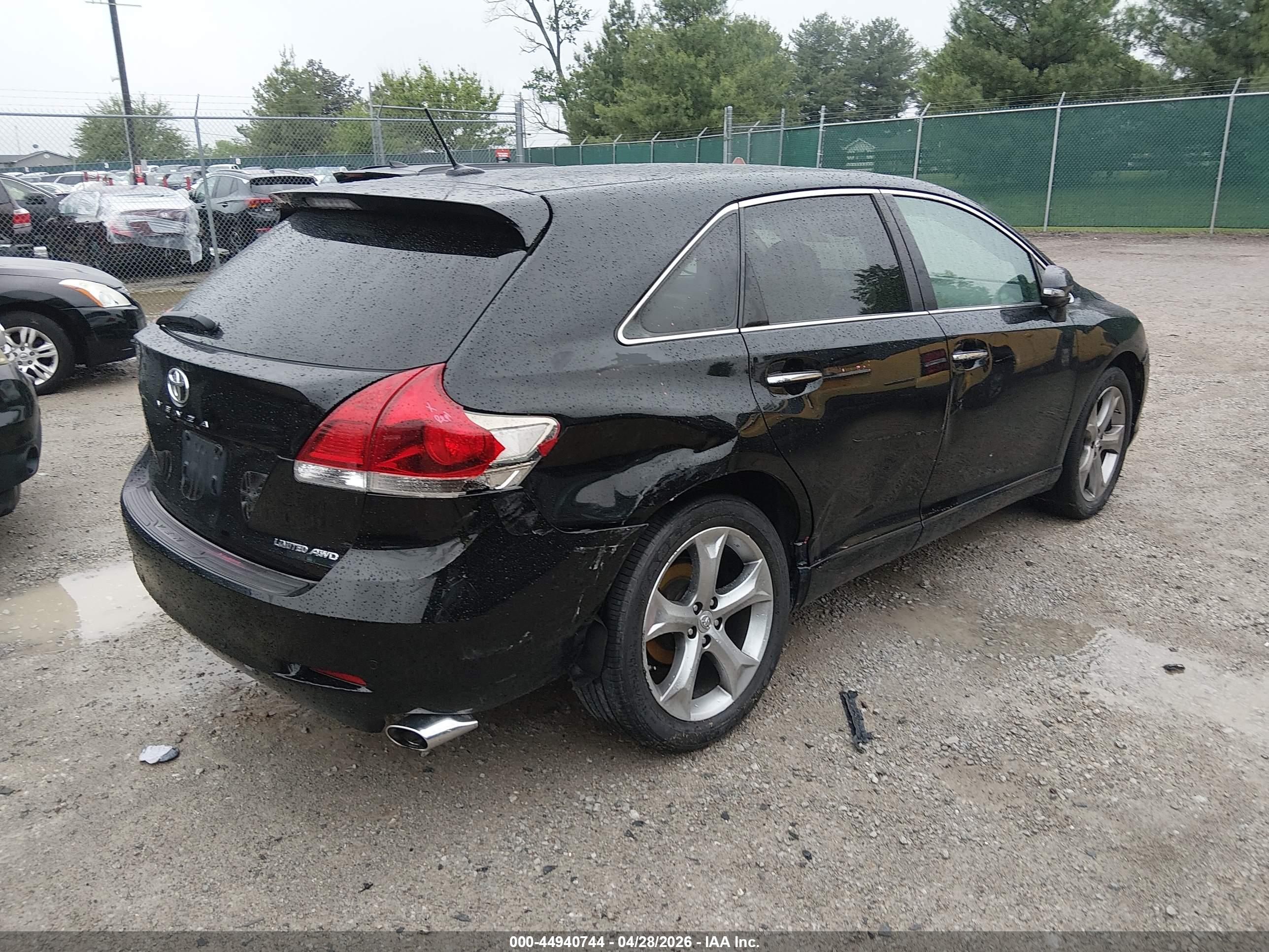 TOYOTA VENZA image 4