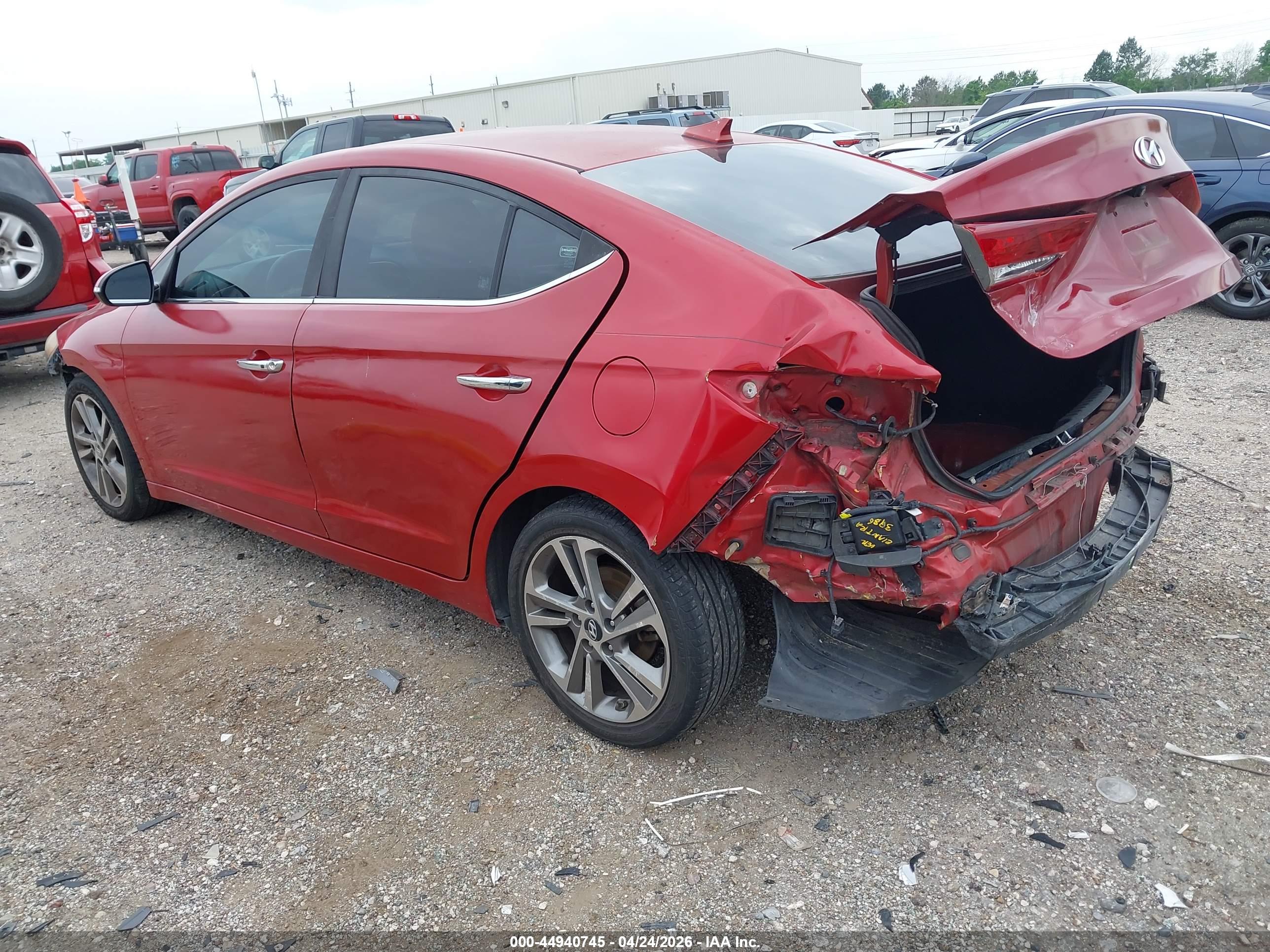 HYUNDAI ELANTRA image 3