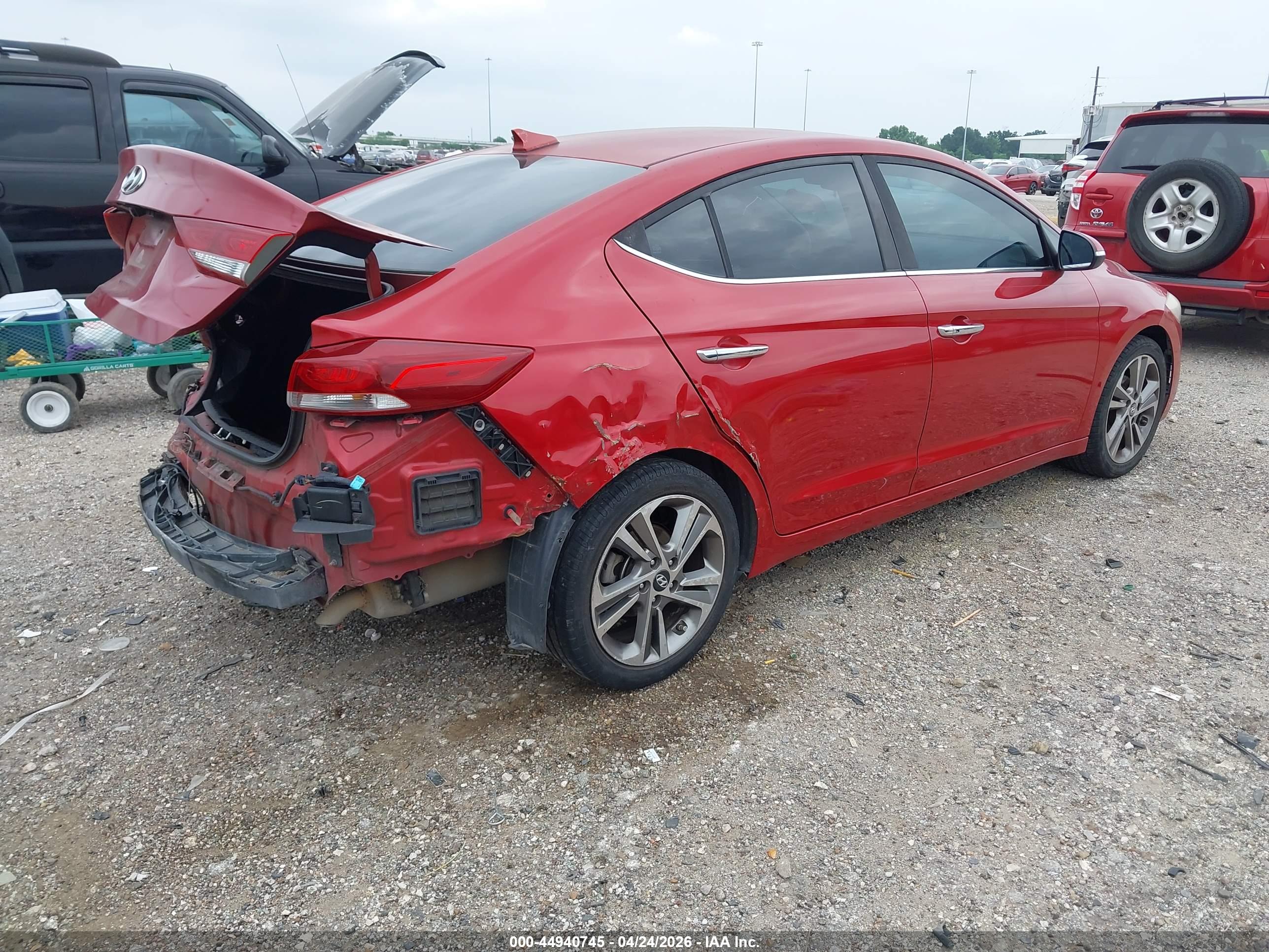 HYUNDAI ELANTRA image 4