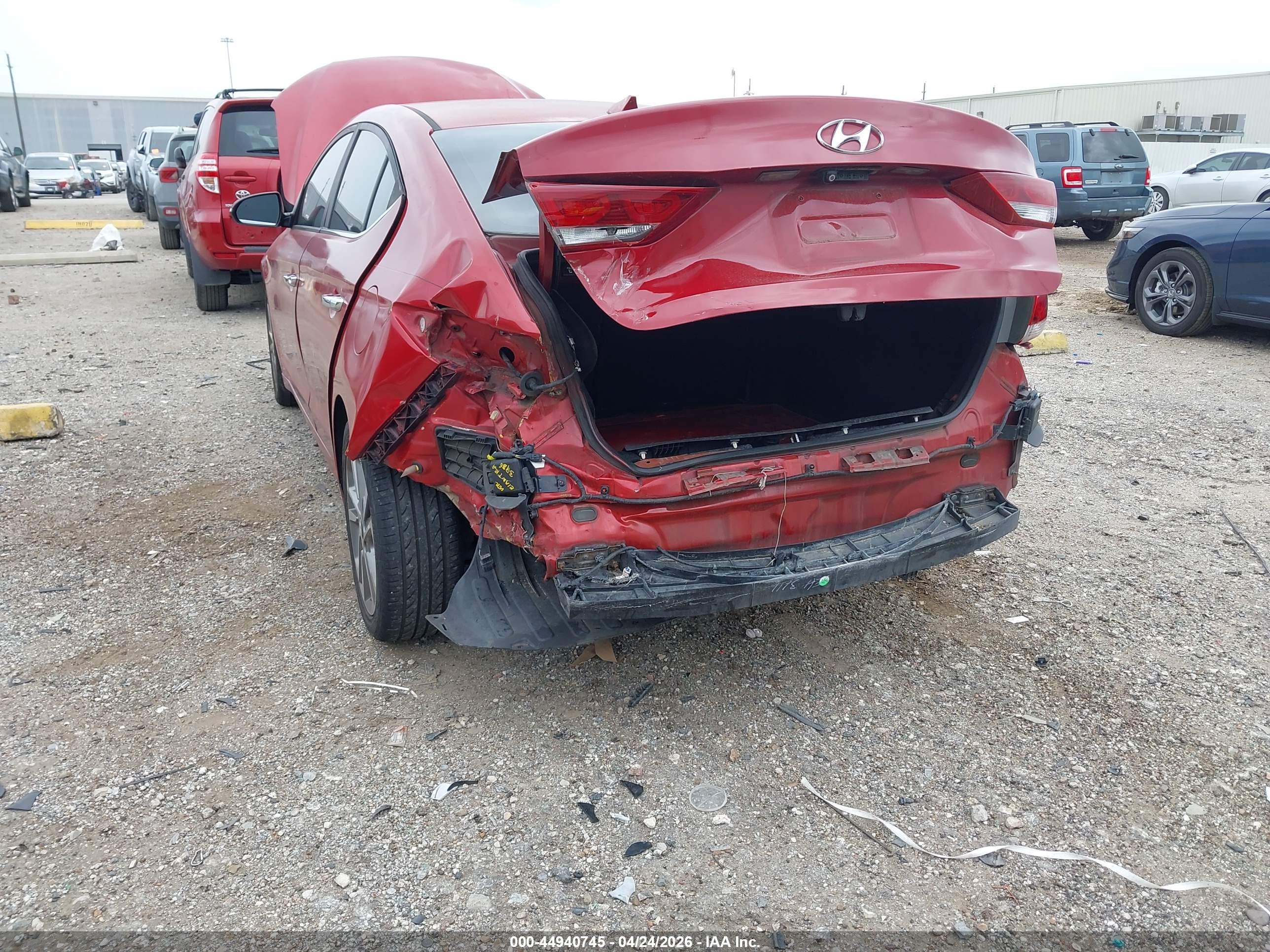HYUNDAI ELANTRA image 6