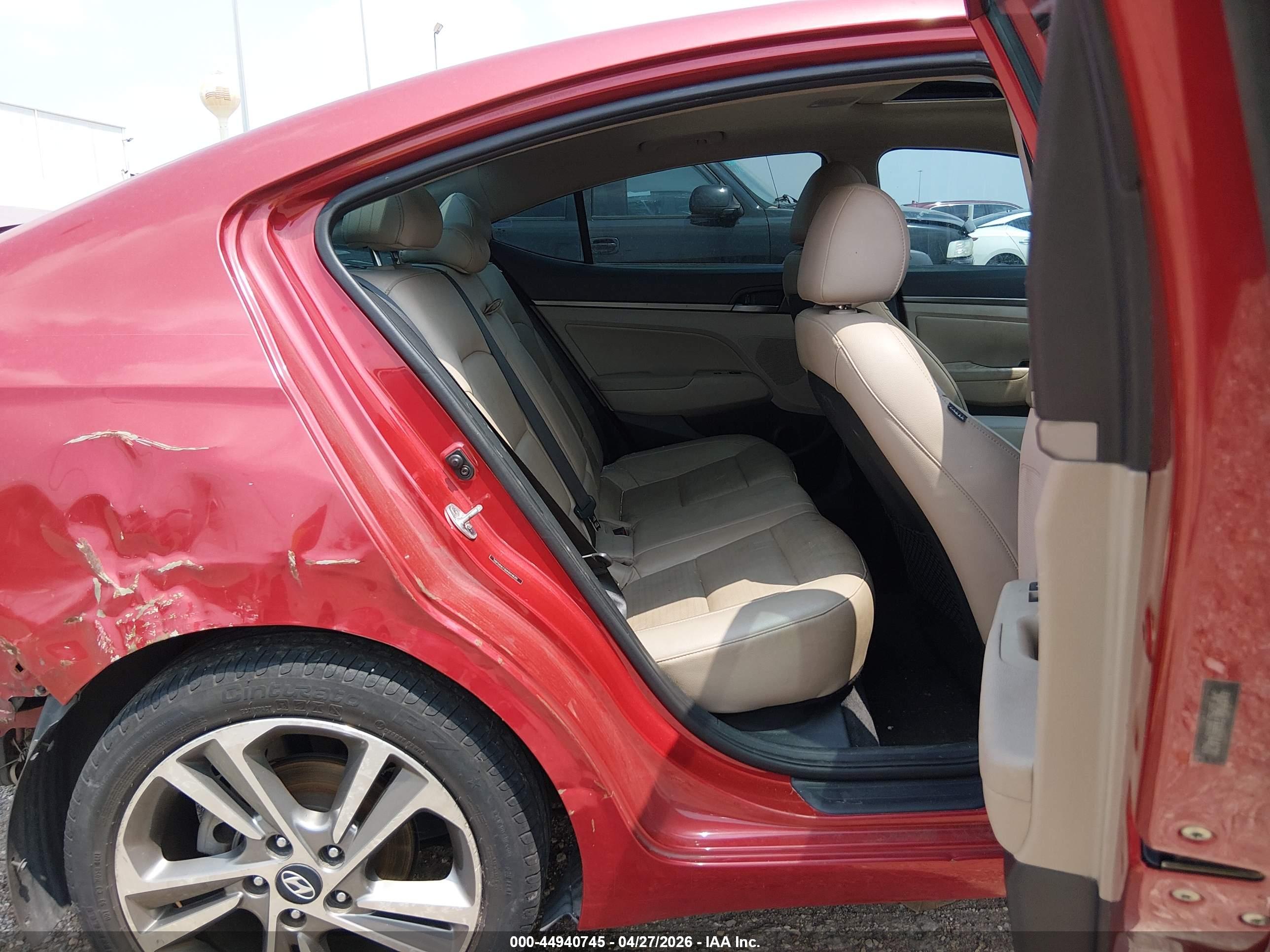 HYUNDAI ELANTRA image 8