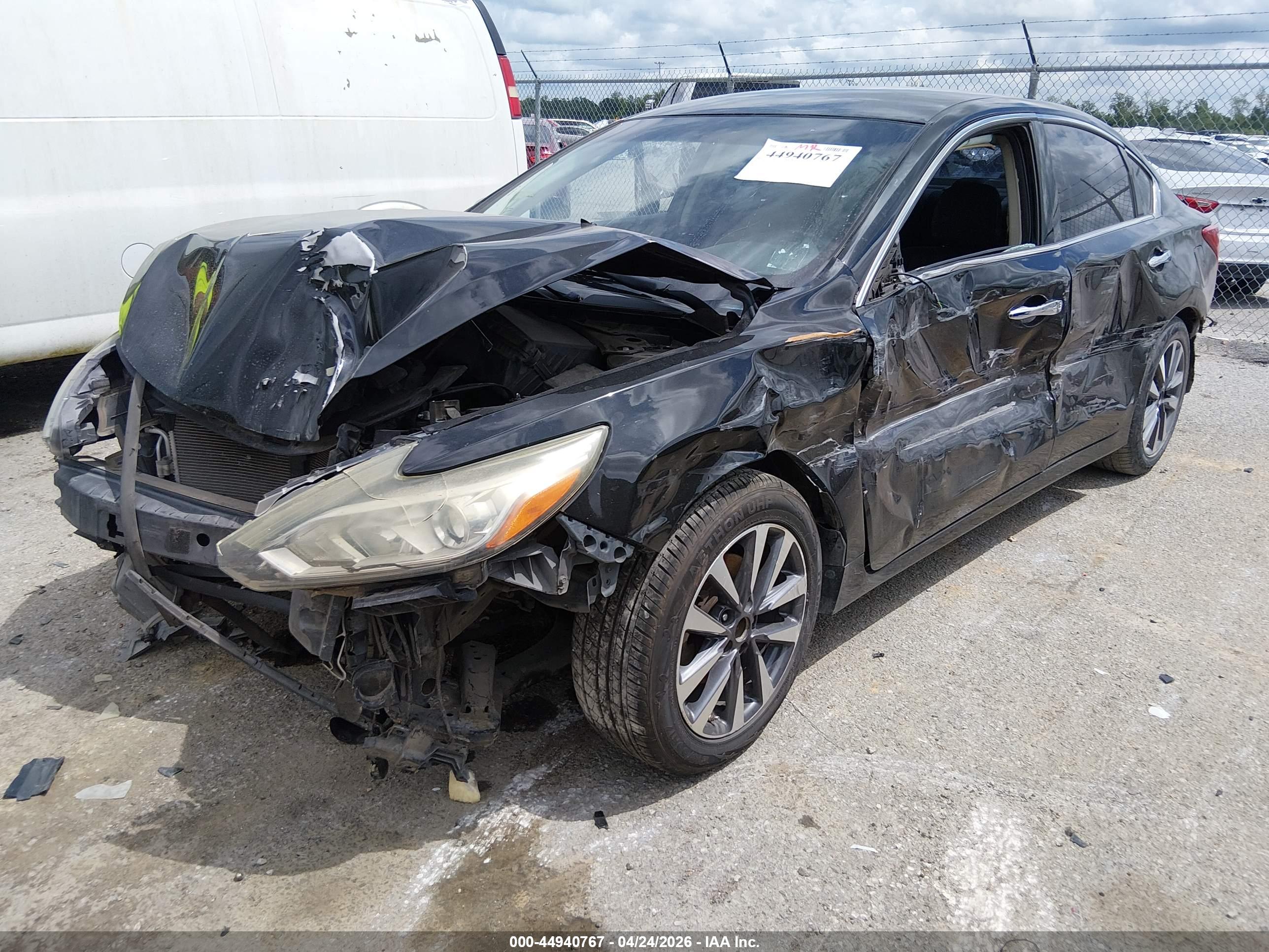 NISSAN ALTIMA image 2