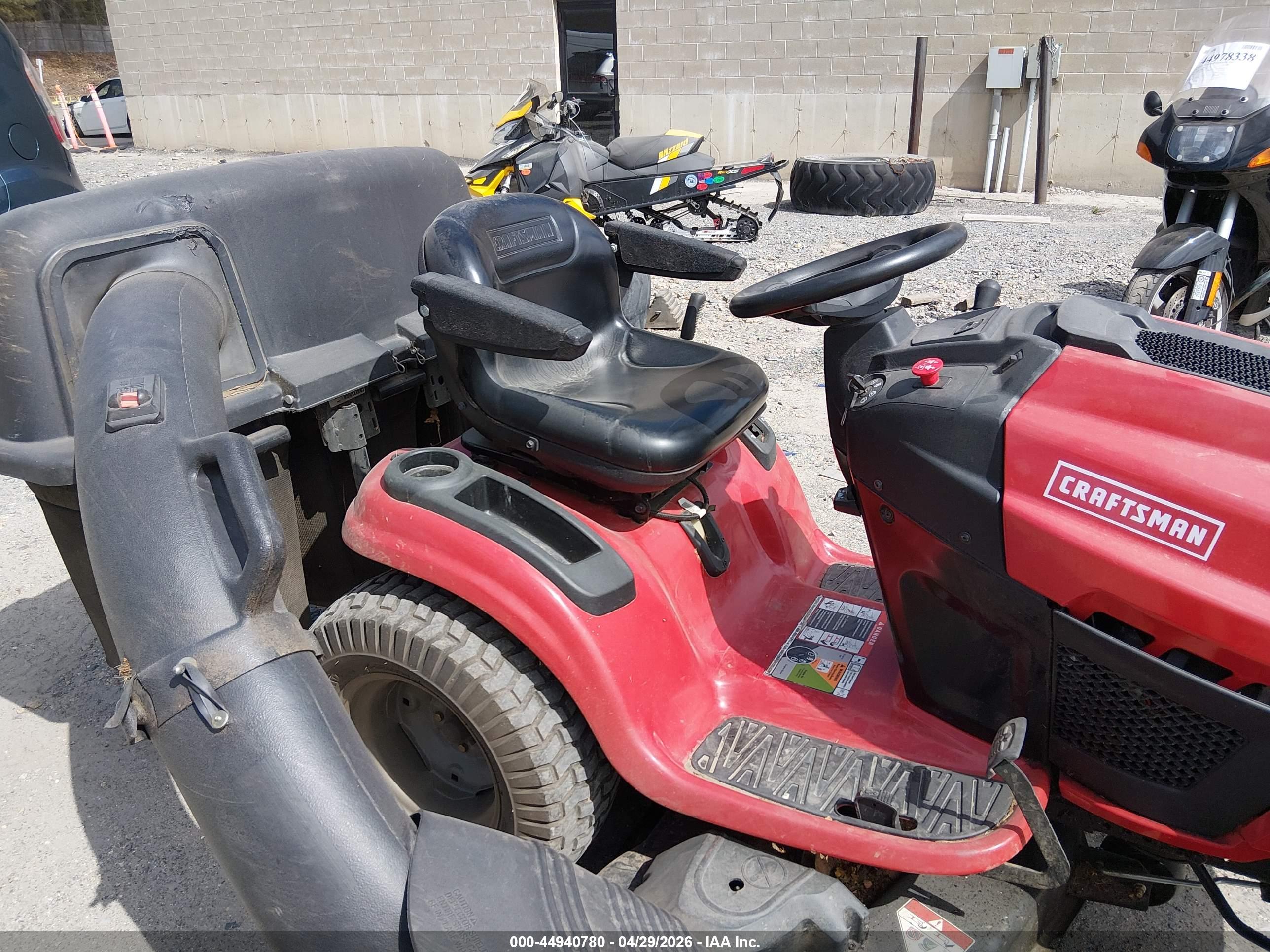CRAFTSMAN LT2000 image 5