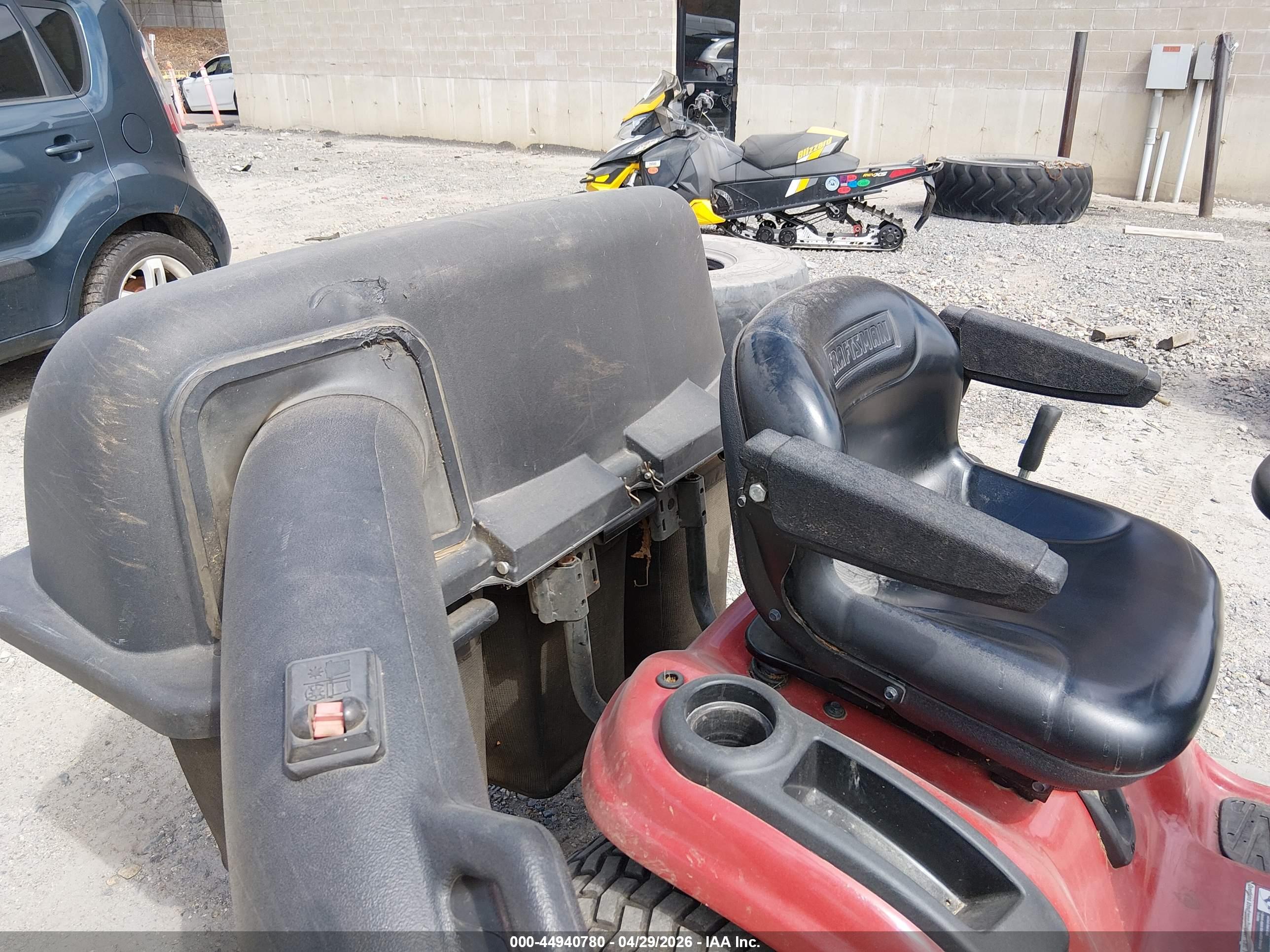 CRAFTSMAN LT2000 image 8