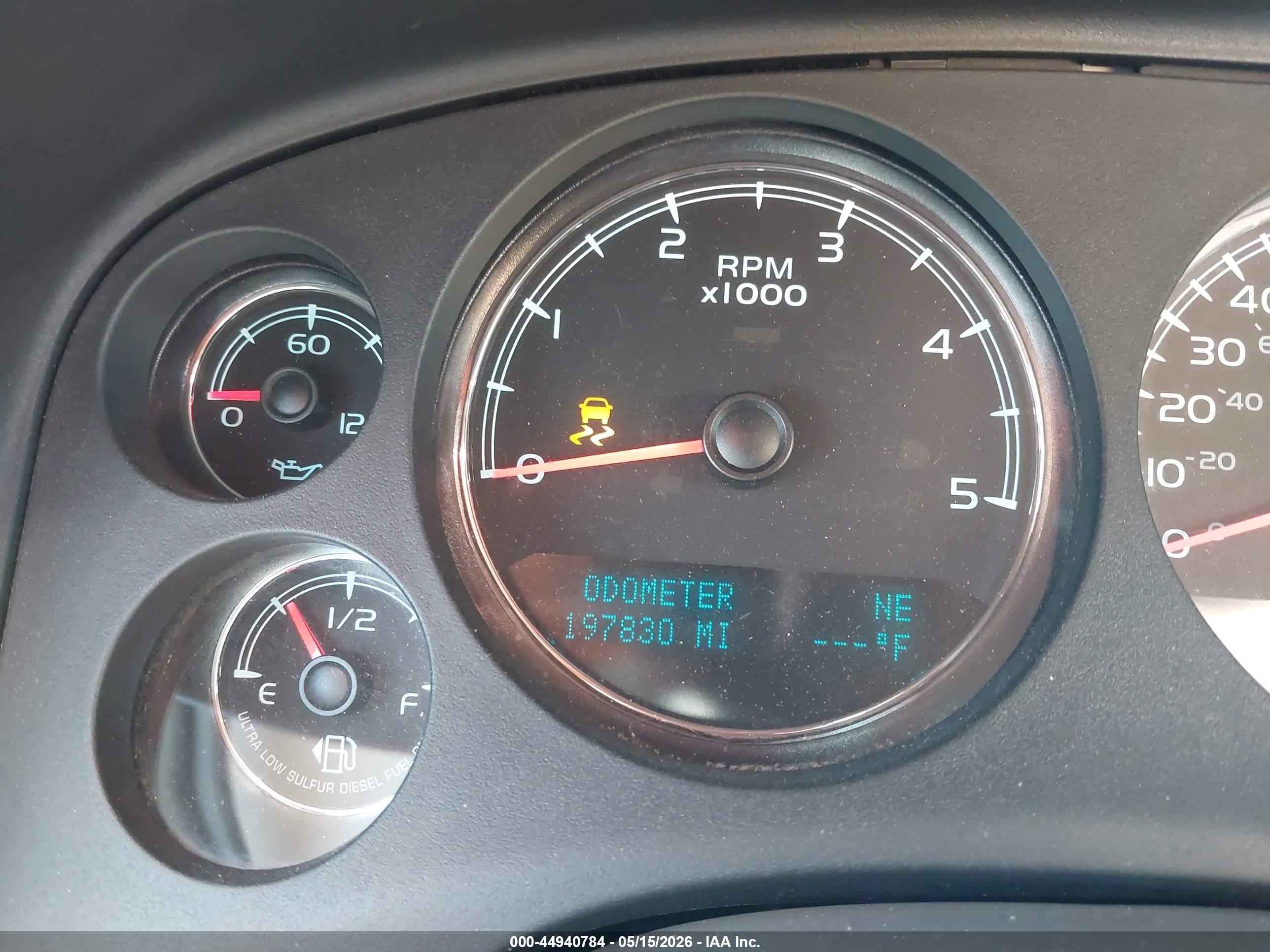 CHEVROLET SILVERADO image 7