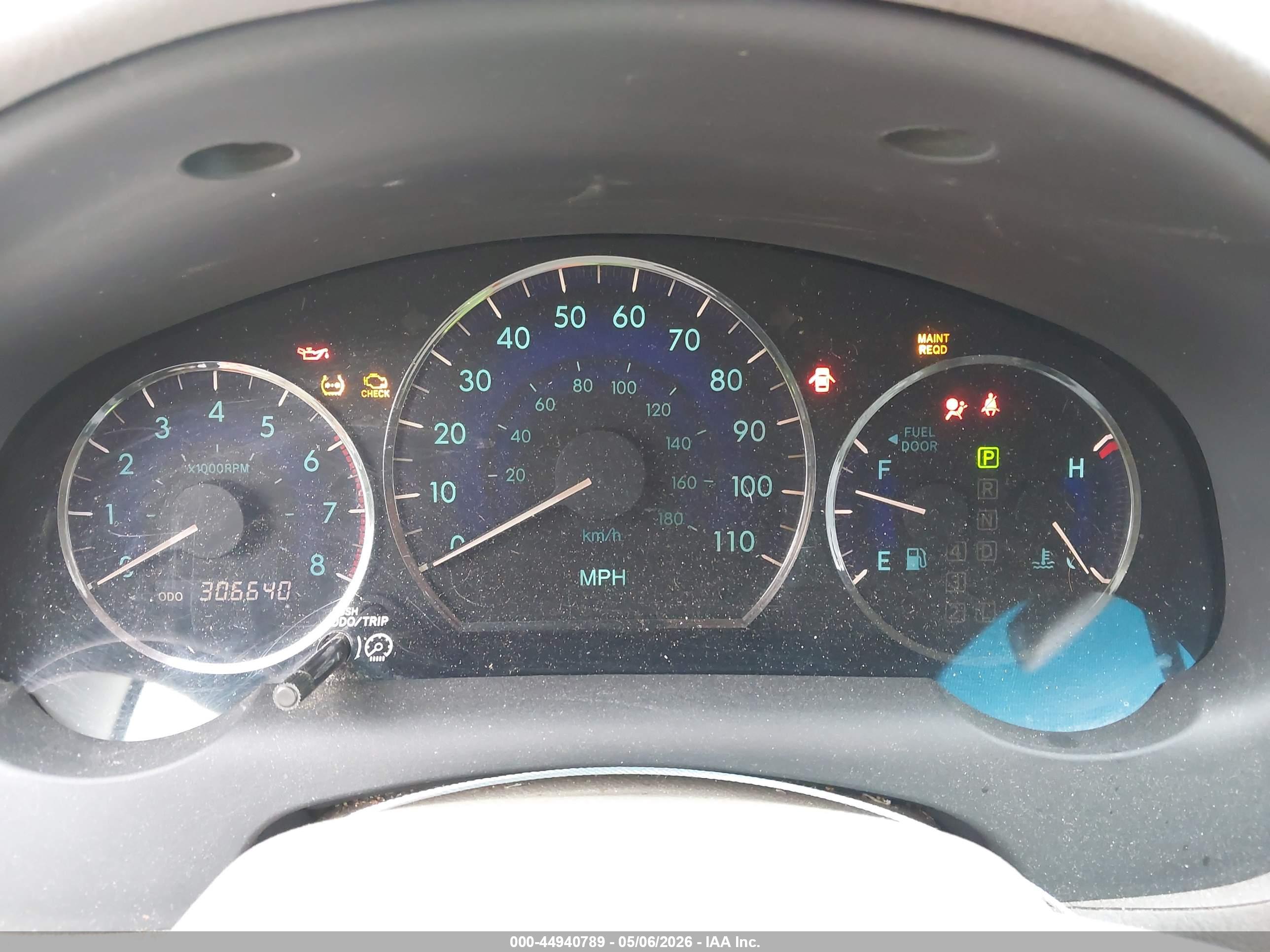 TOYOTA SIENNA image 7