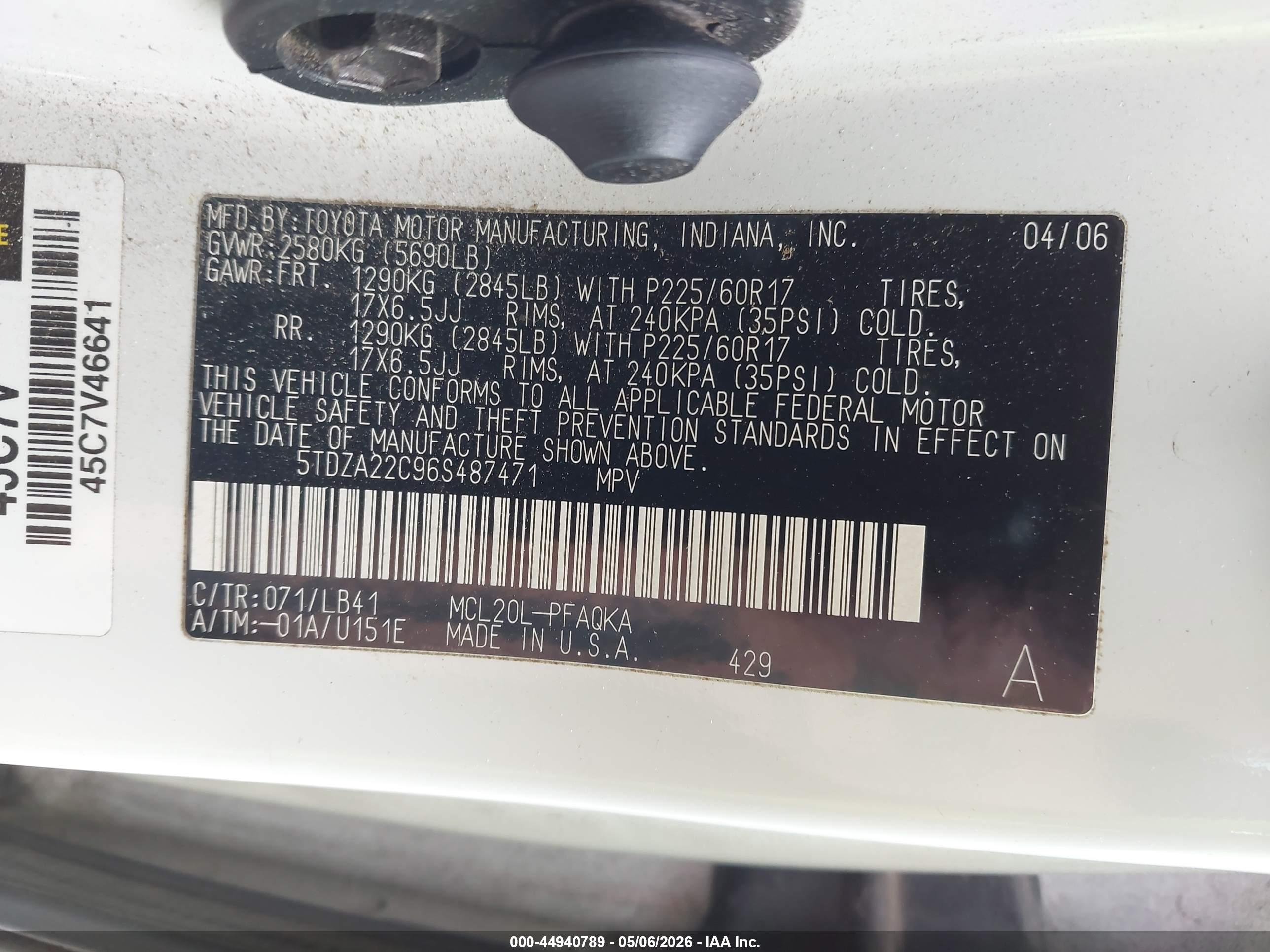 TOYOTA SIENNA image 9