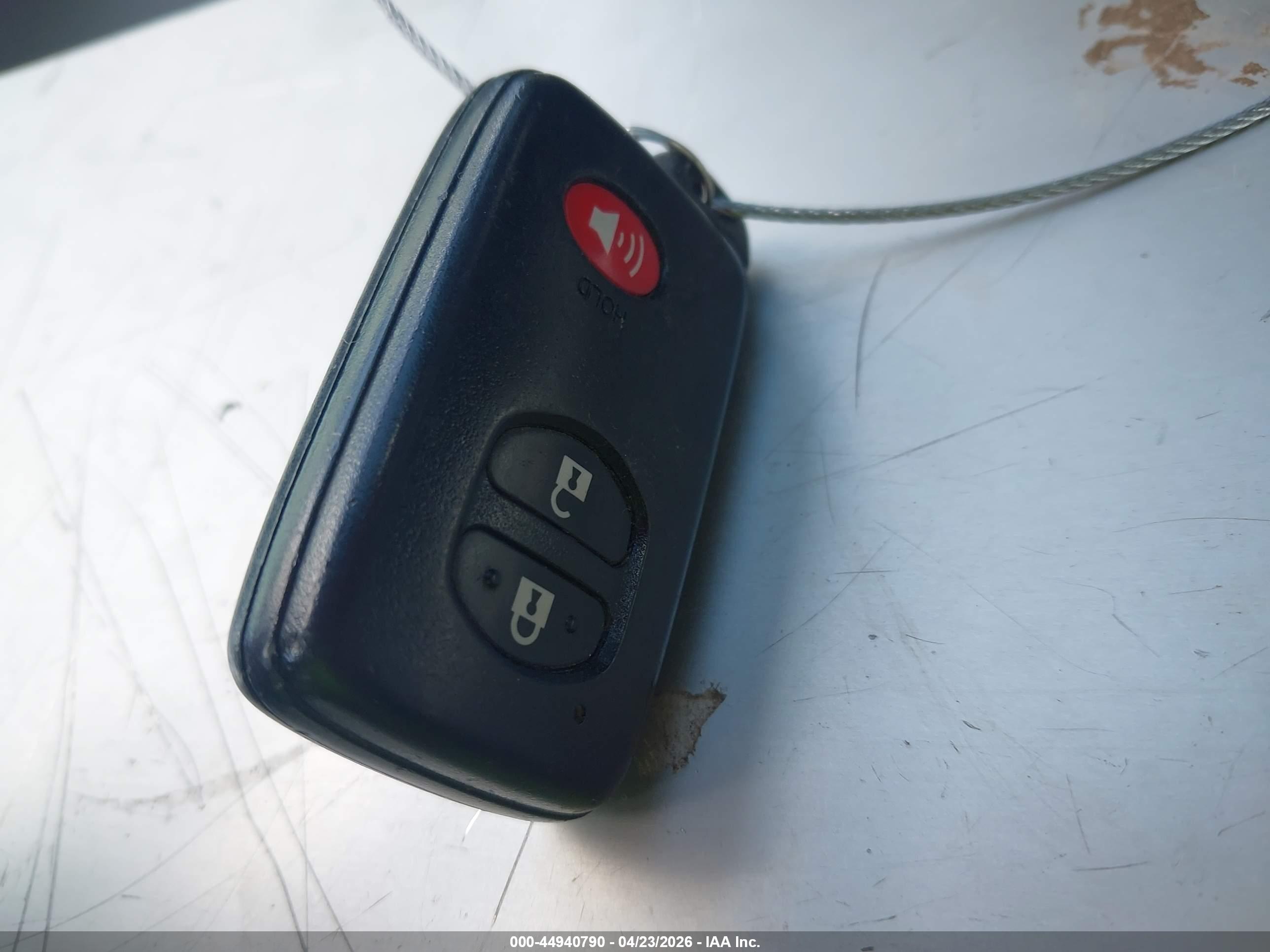 TOYOTA PRIUS image 11
