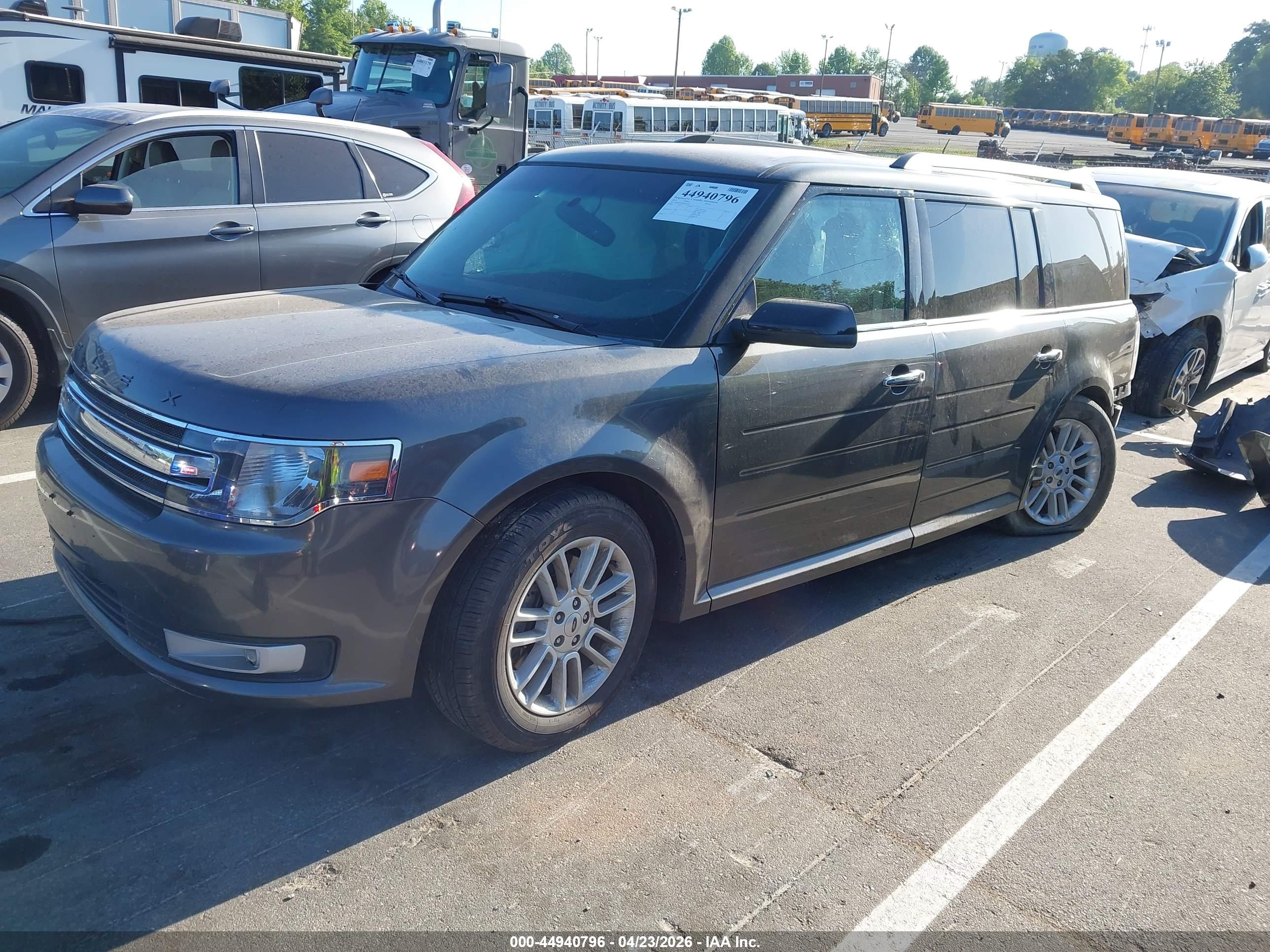 FORD FLEX image 2