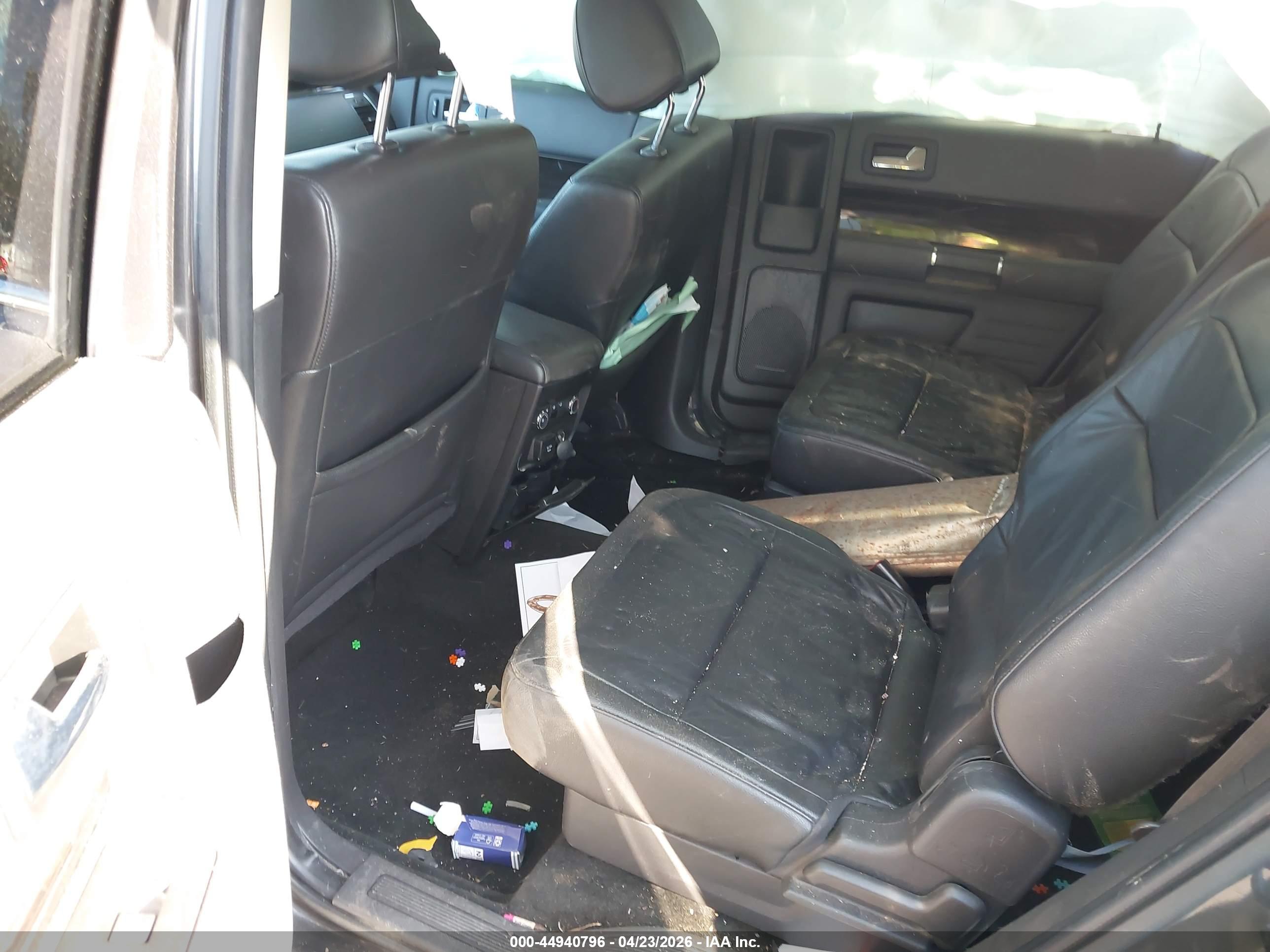 FORD FLEX image 8