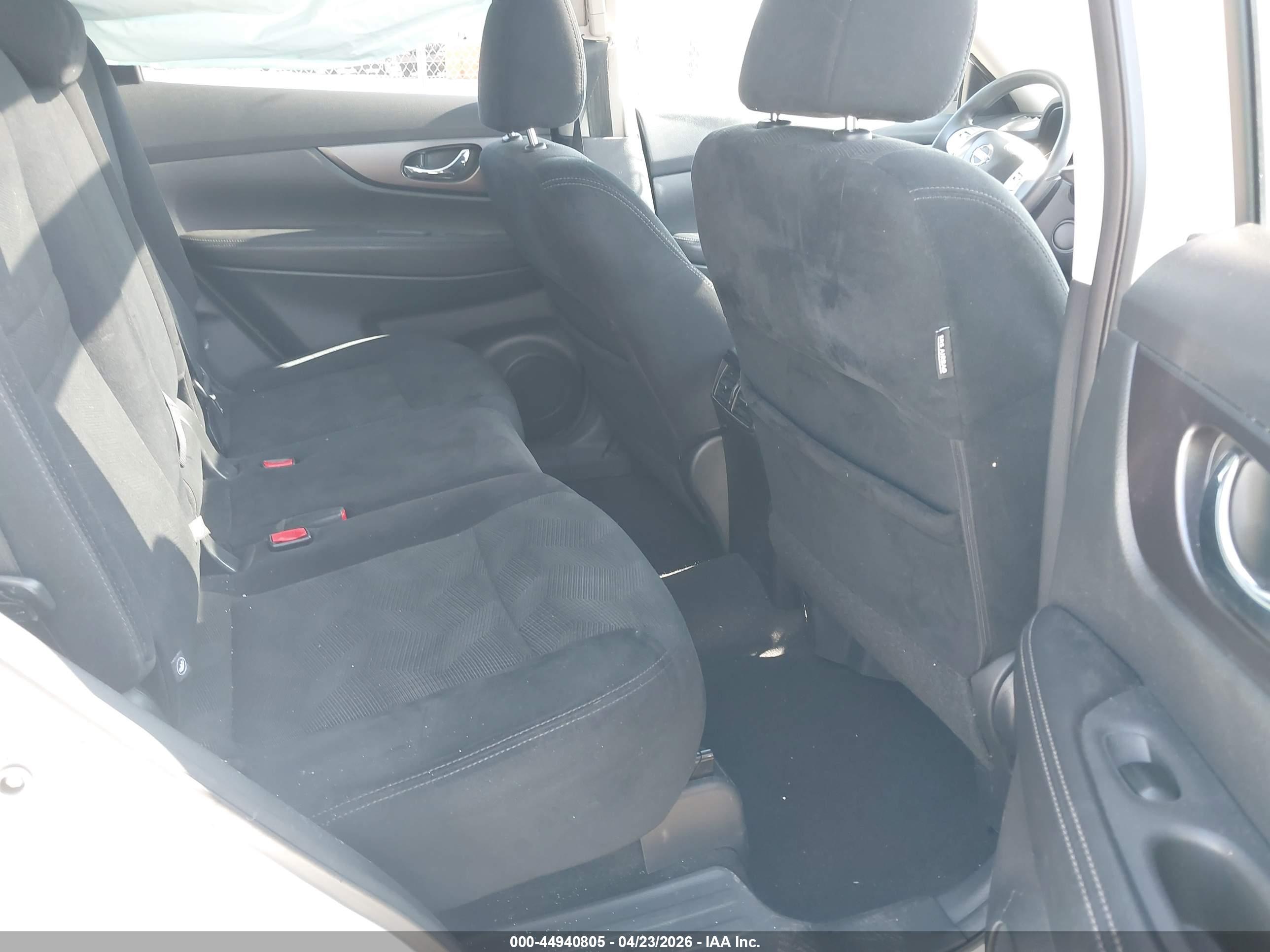 NISSAN ROGUE image 8