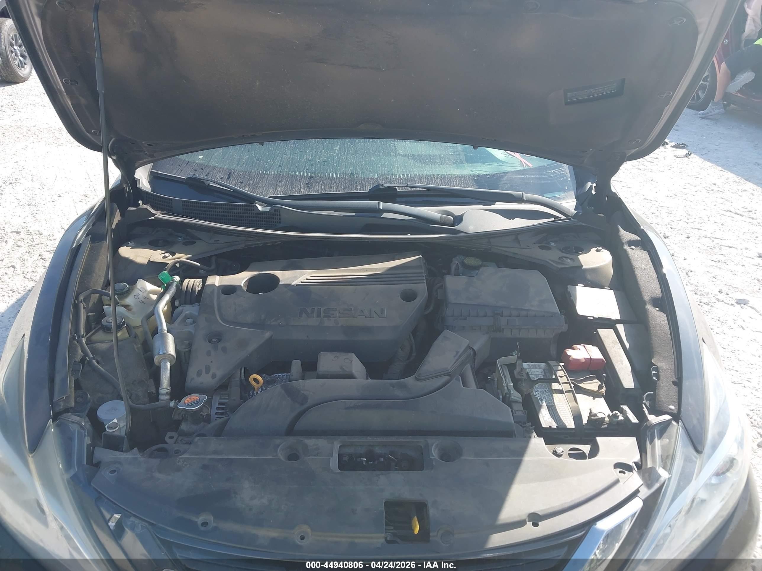 NISSAN ALTIMA image 10