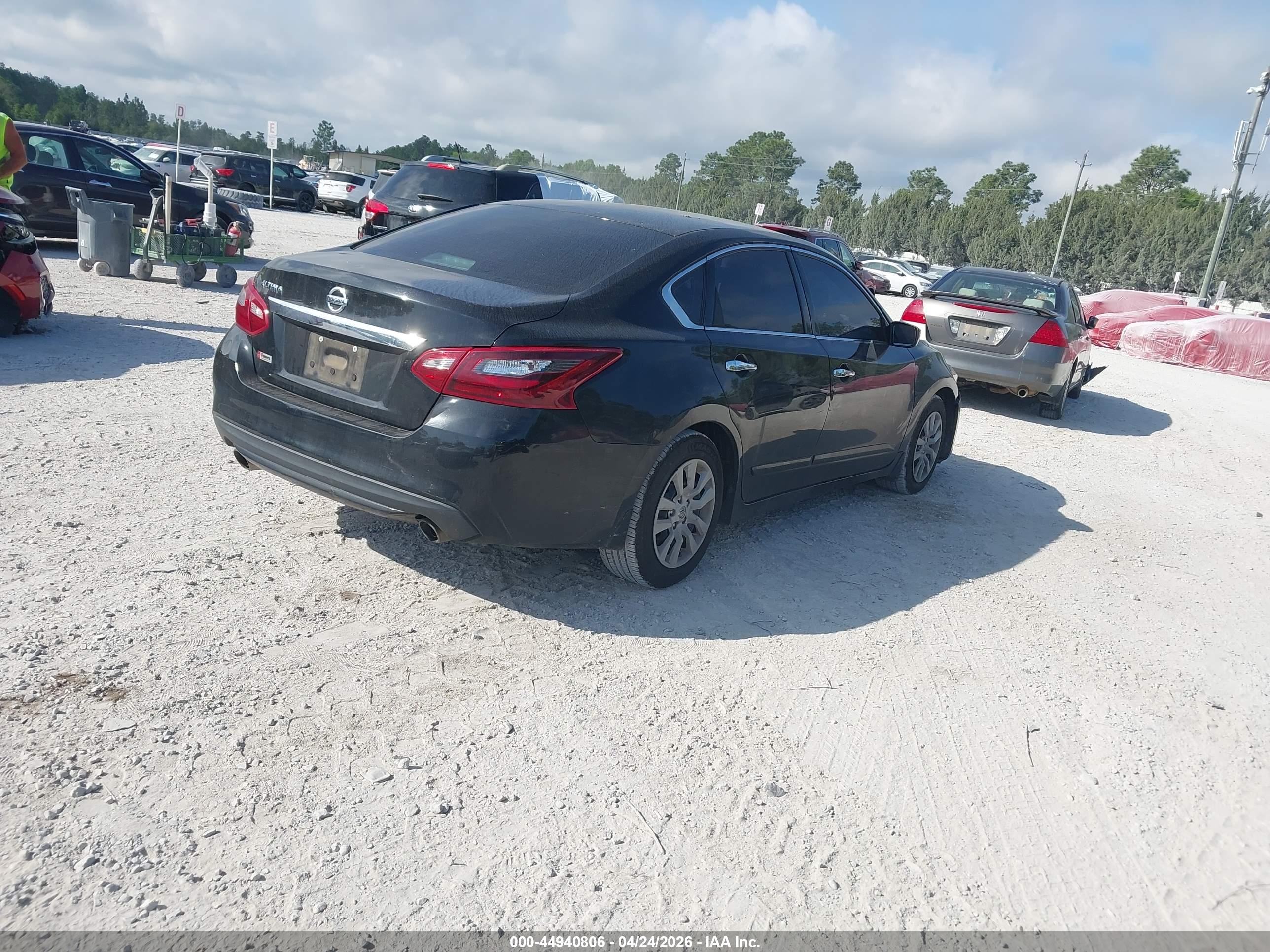 NISSAN ALTIMA image 4