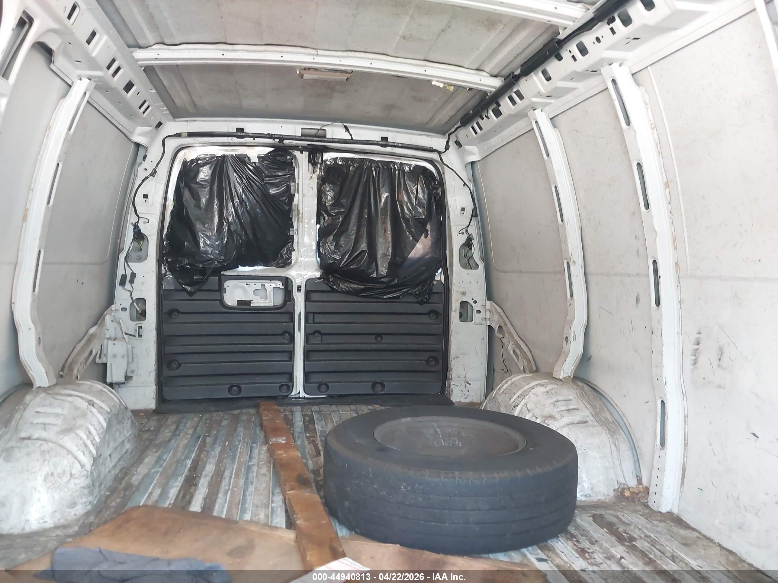 CHEVROLET EXPRESS image 8