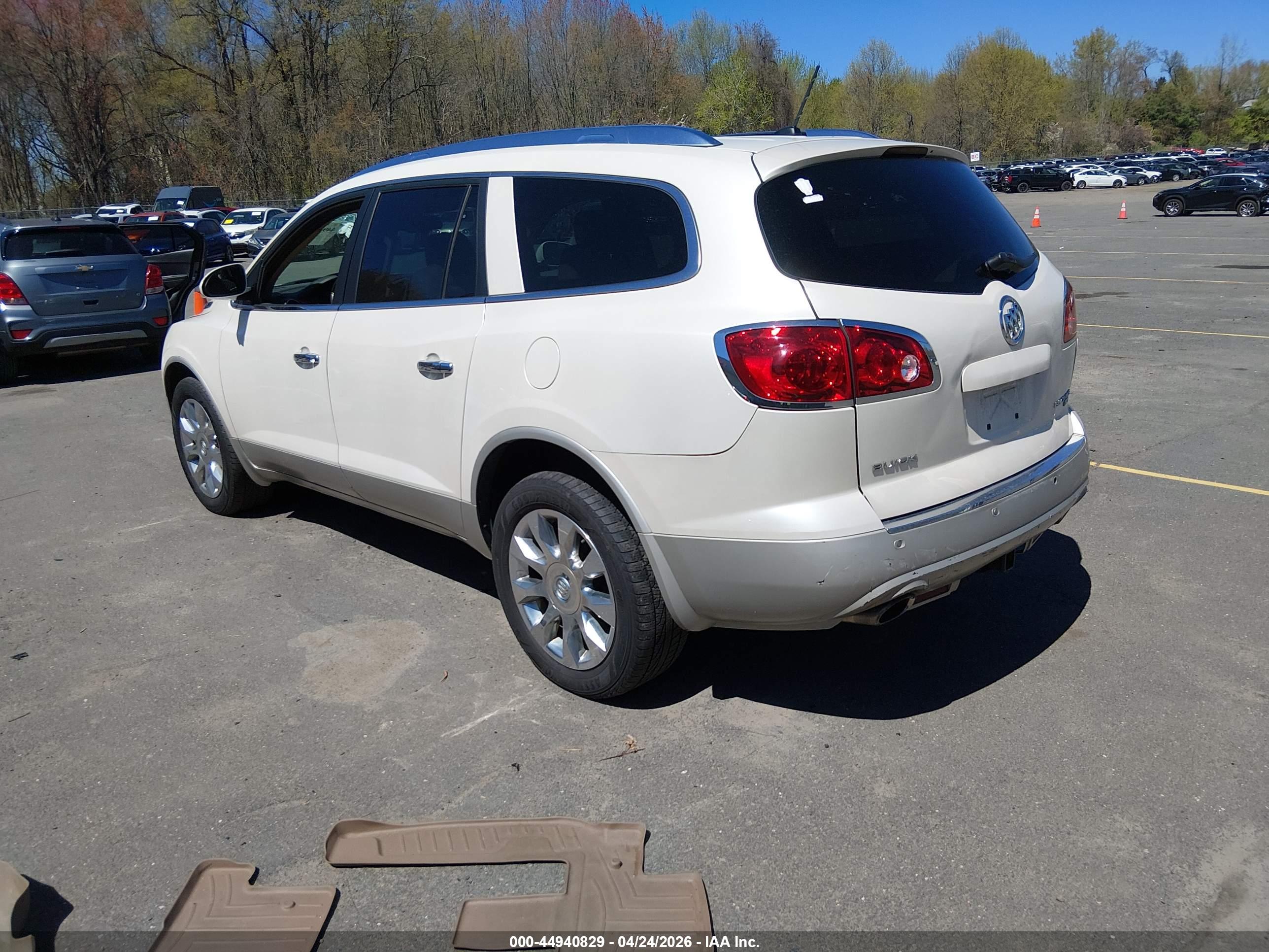 BUICK ENCLAVE image 3