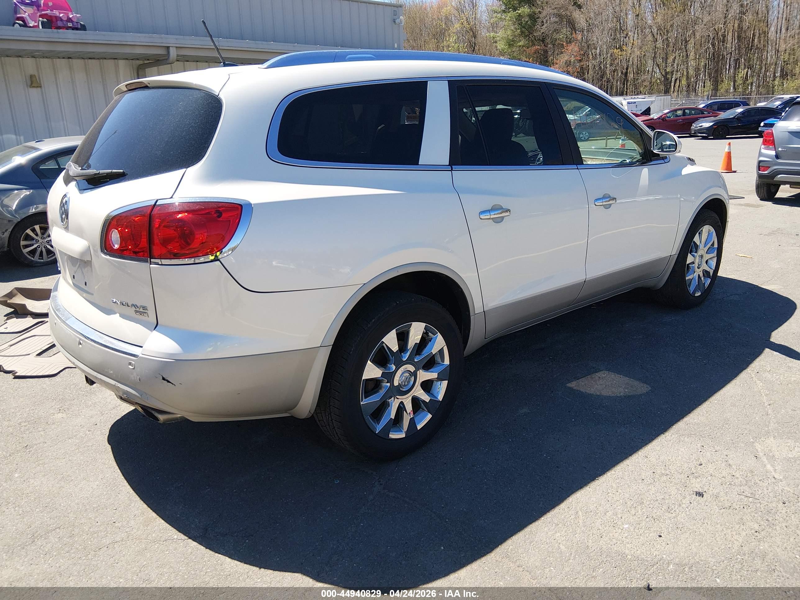 BUICK ENCLAVE image 4