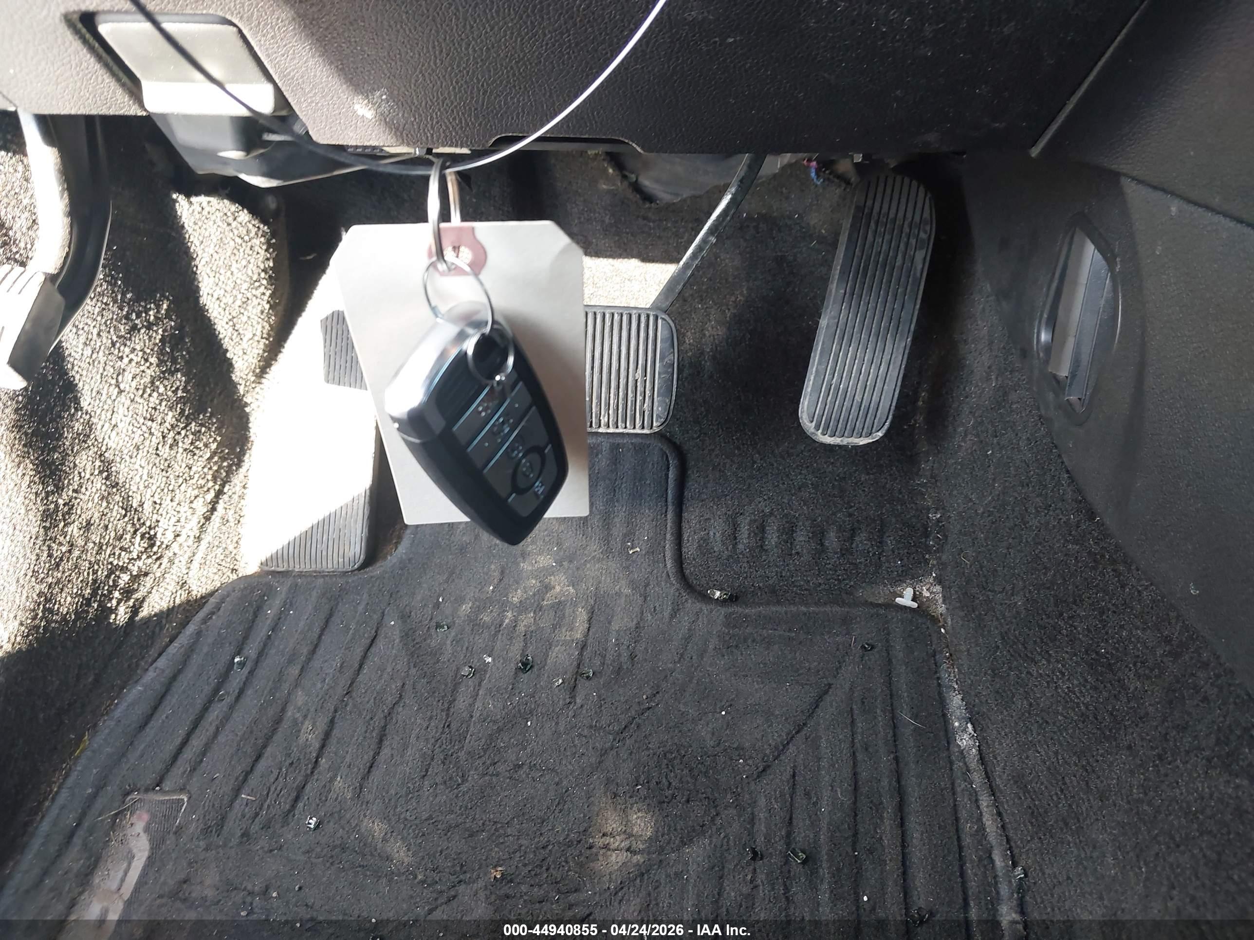 FORD EXPLORER image 11