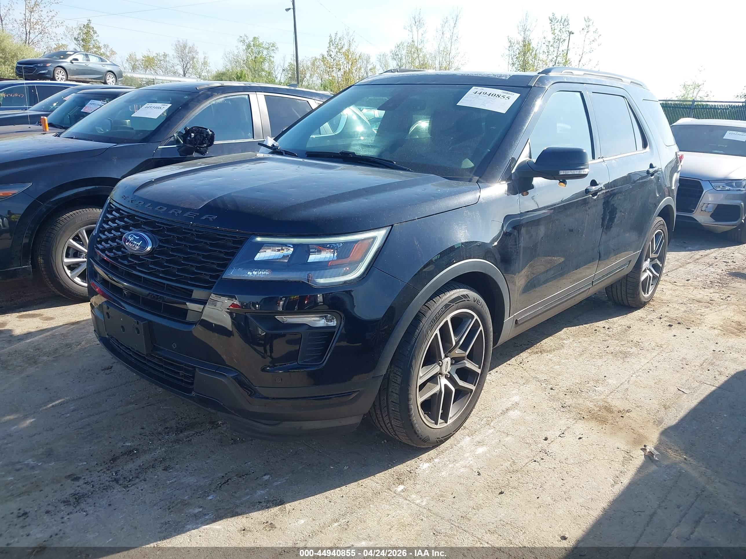 FORD EXPLORER image 2