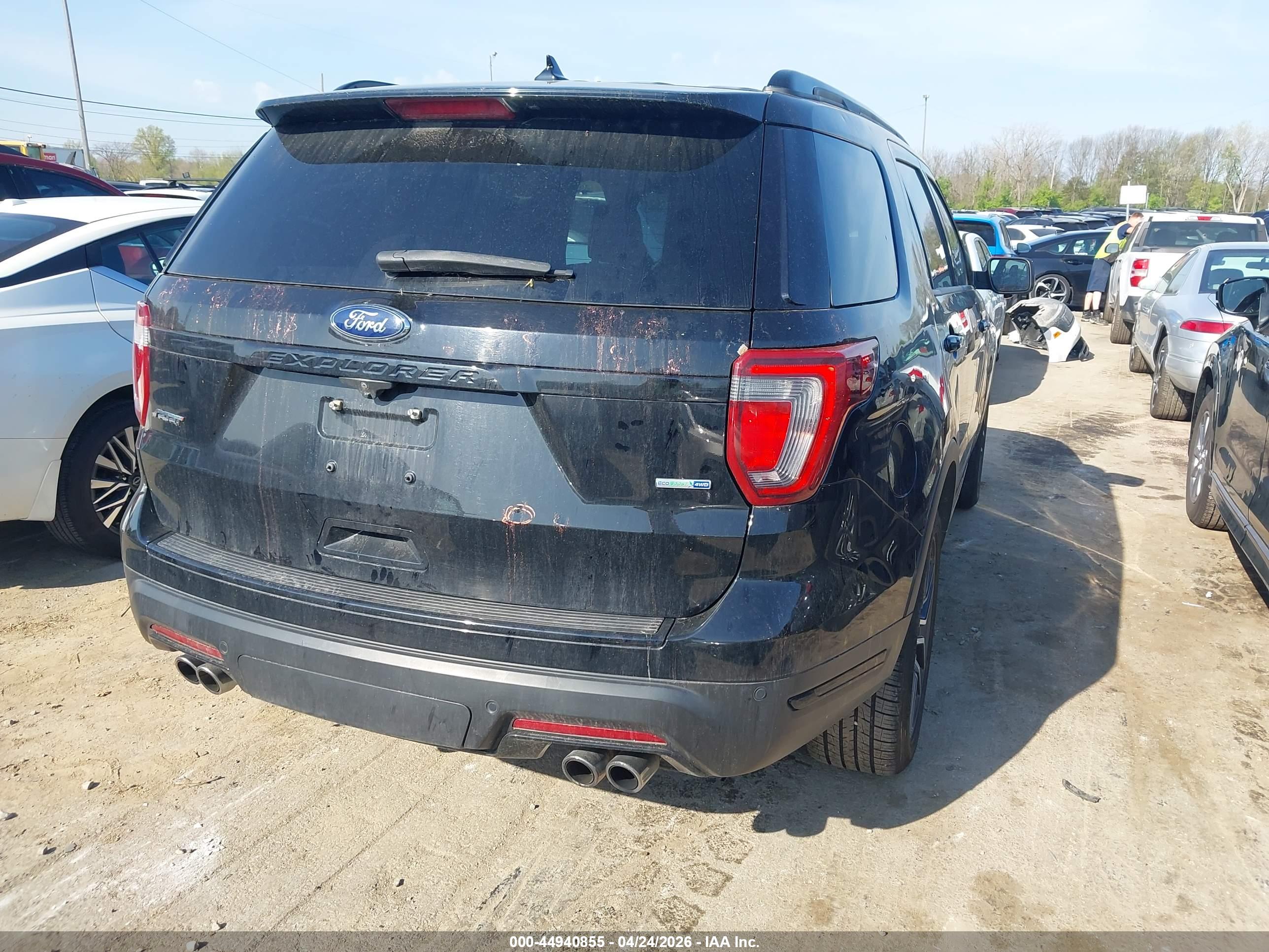 FORD EXPLORER image 4