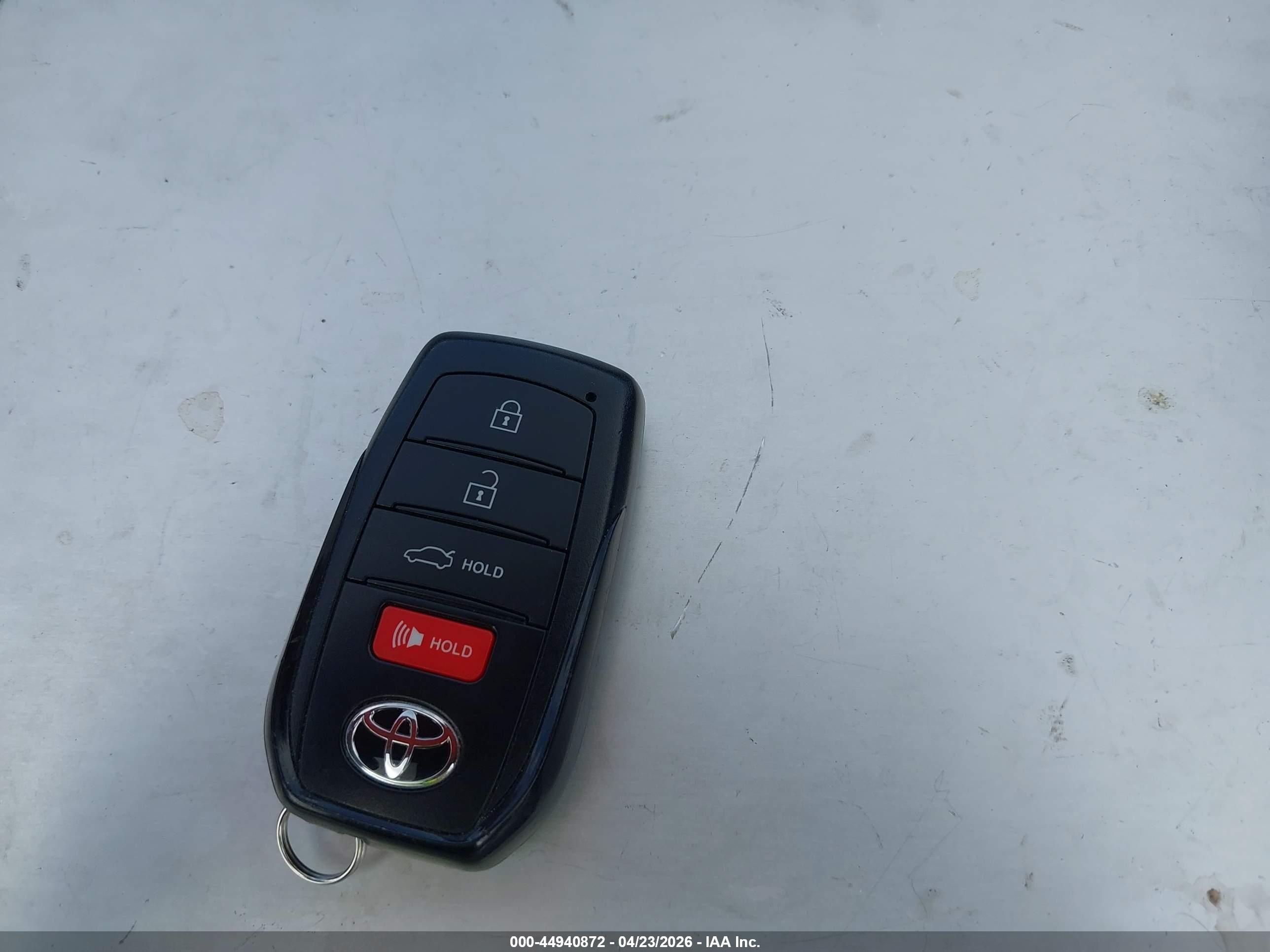TOYOTA CAMRY image 11