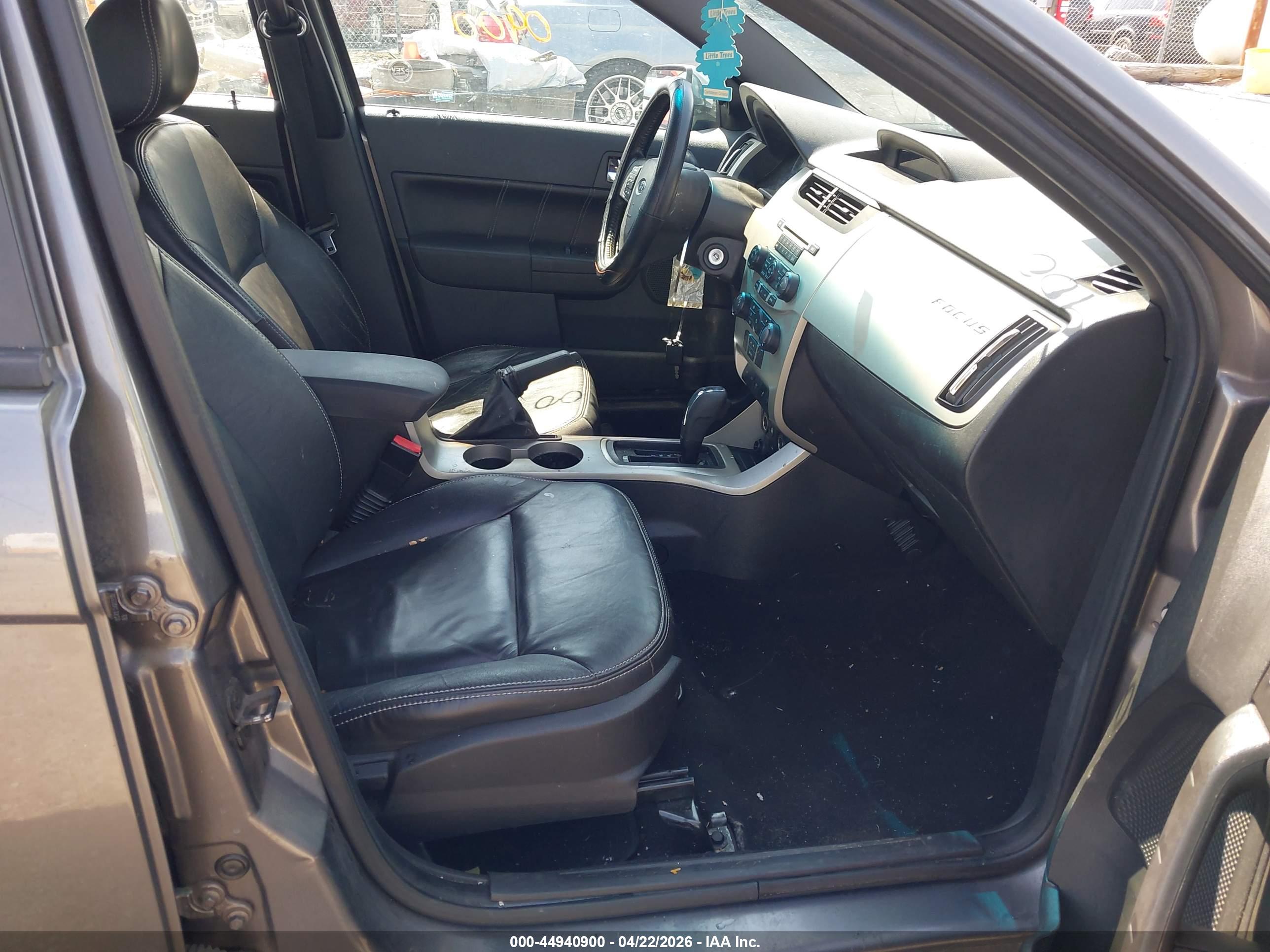 FORD FOCUS image 5
