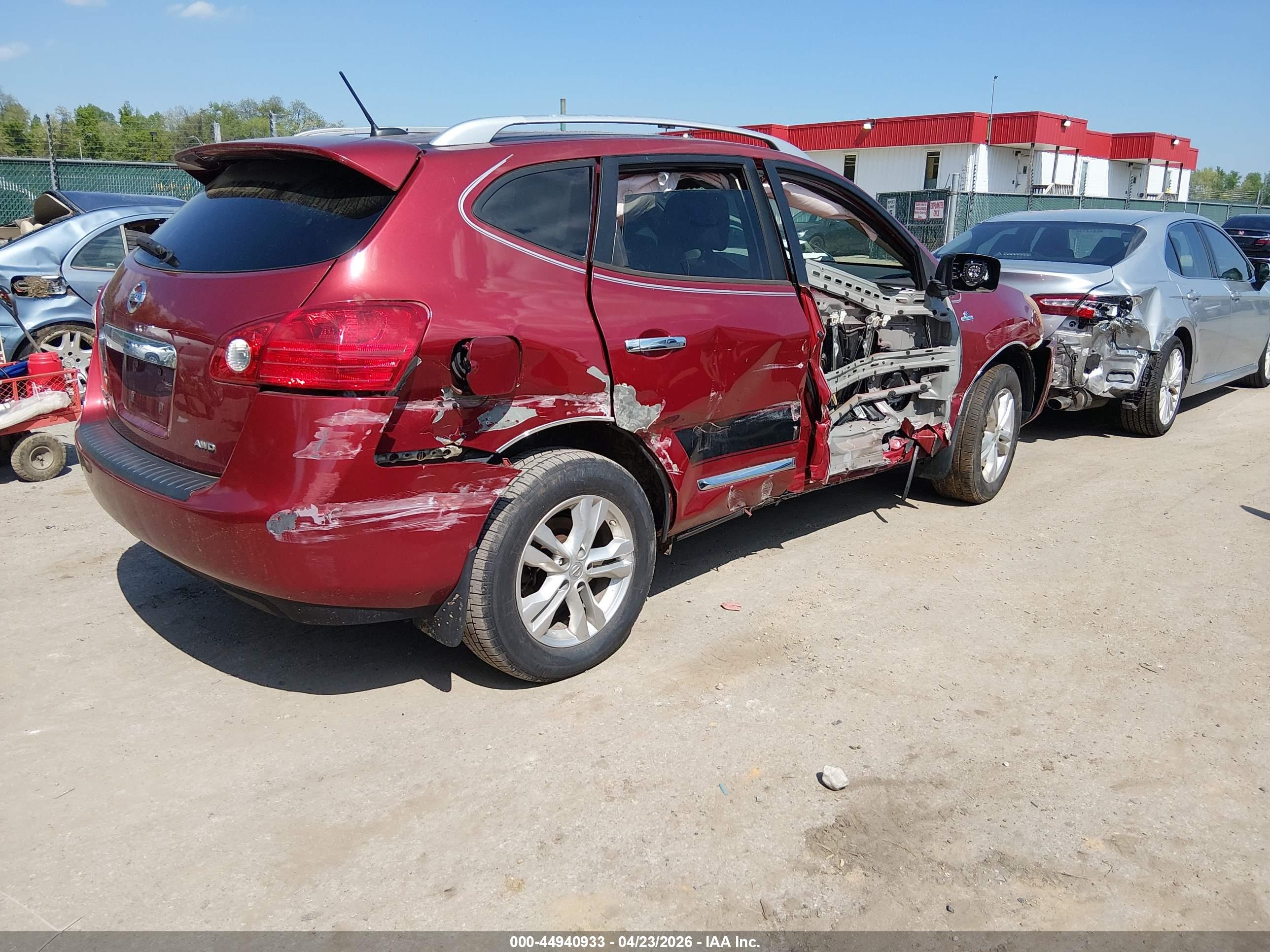 NISSAN ROGUE image 4