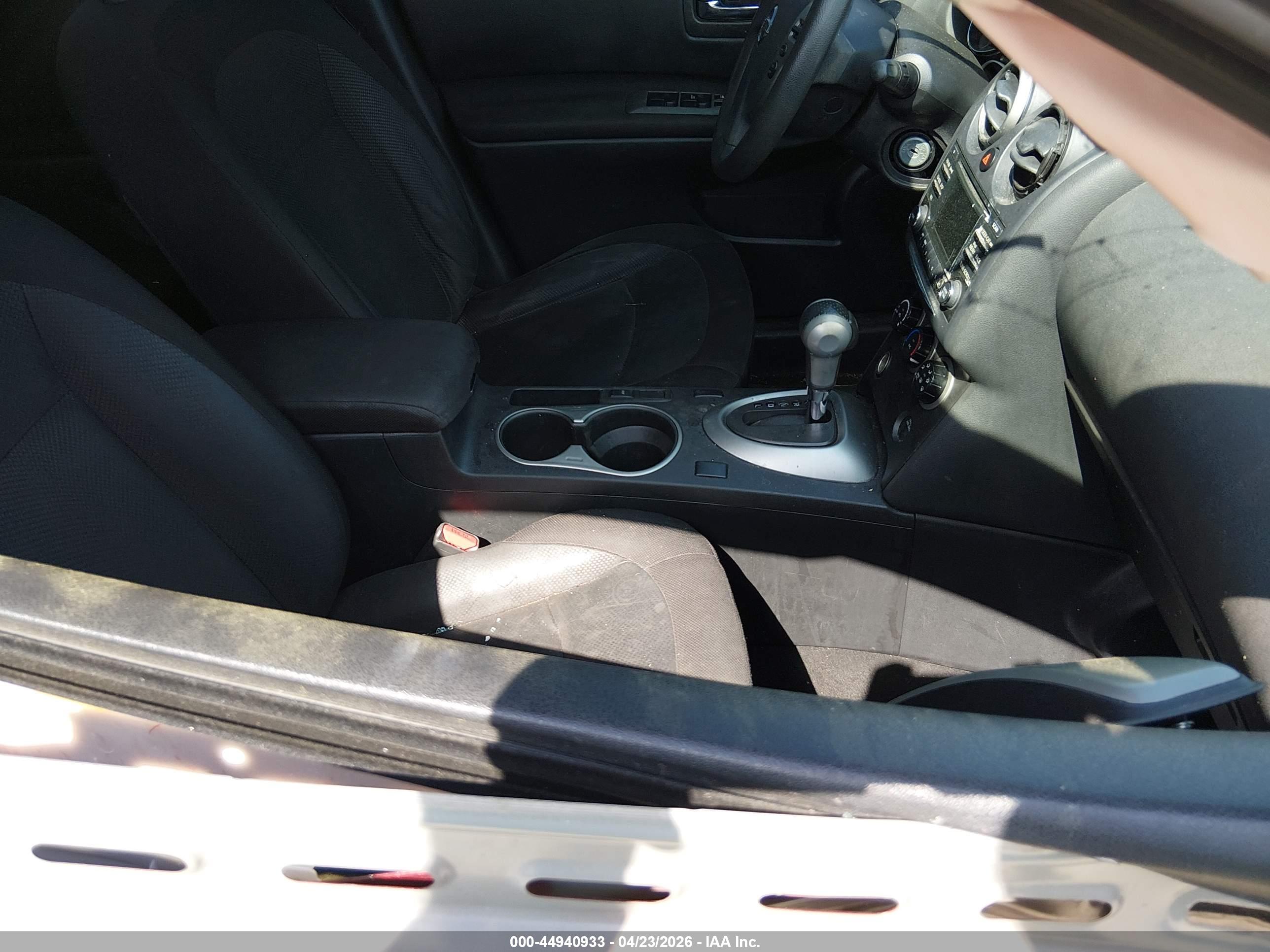 NISSAN ROGUE image 5