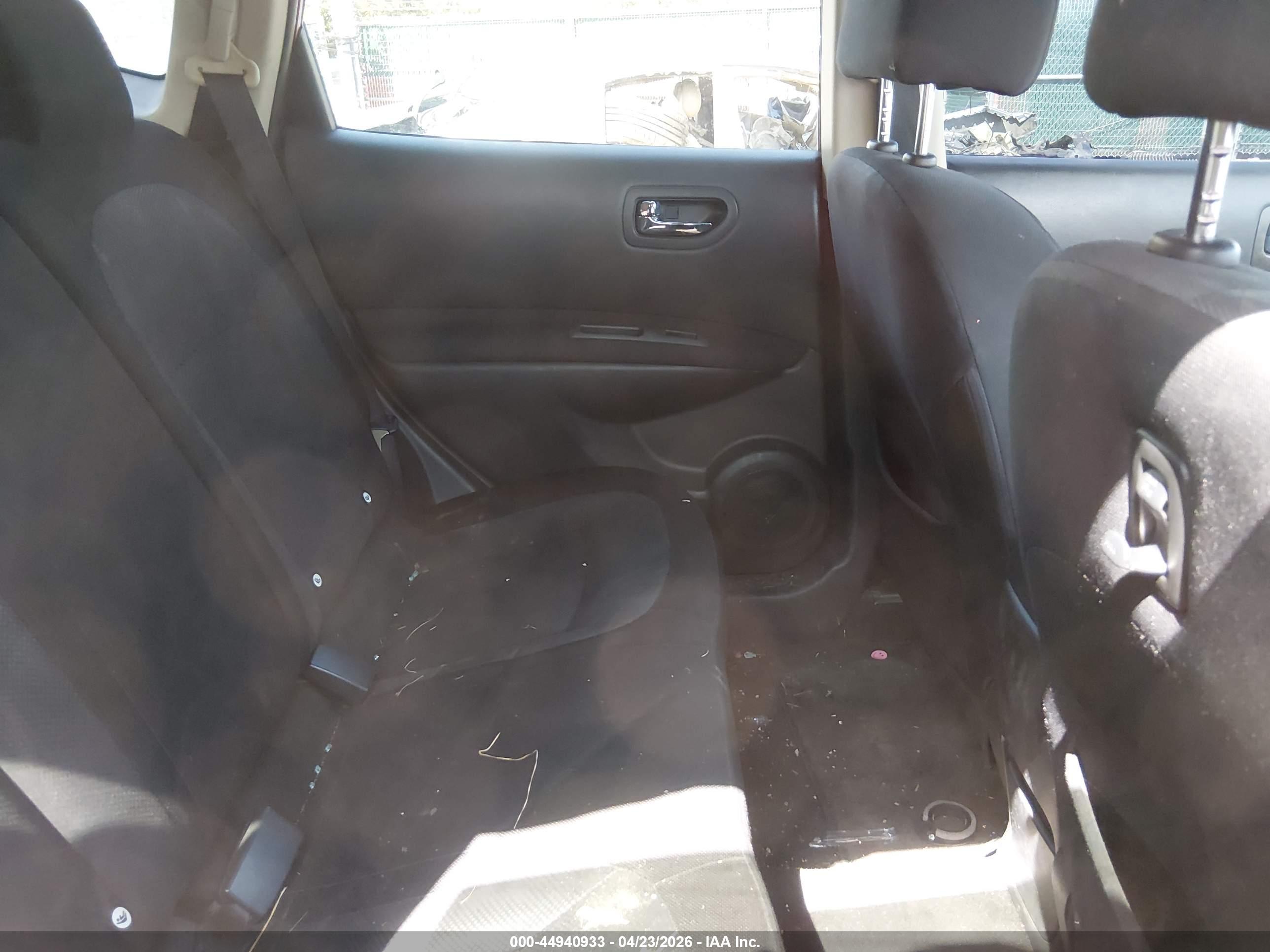 NISSAN ROGUE image 8