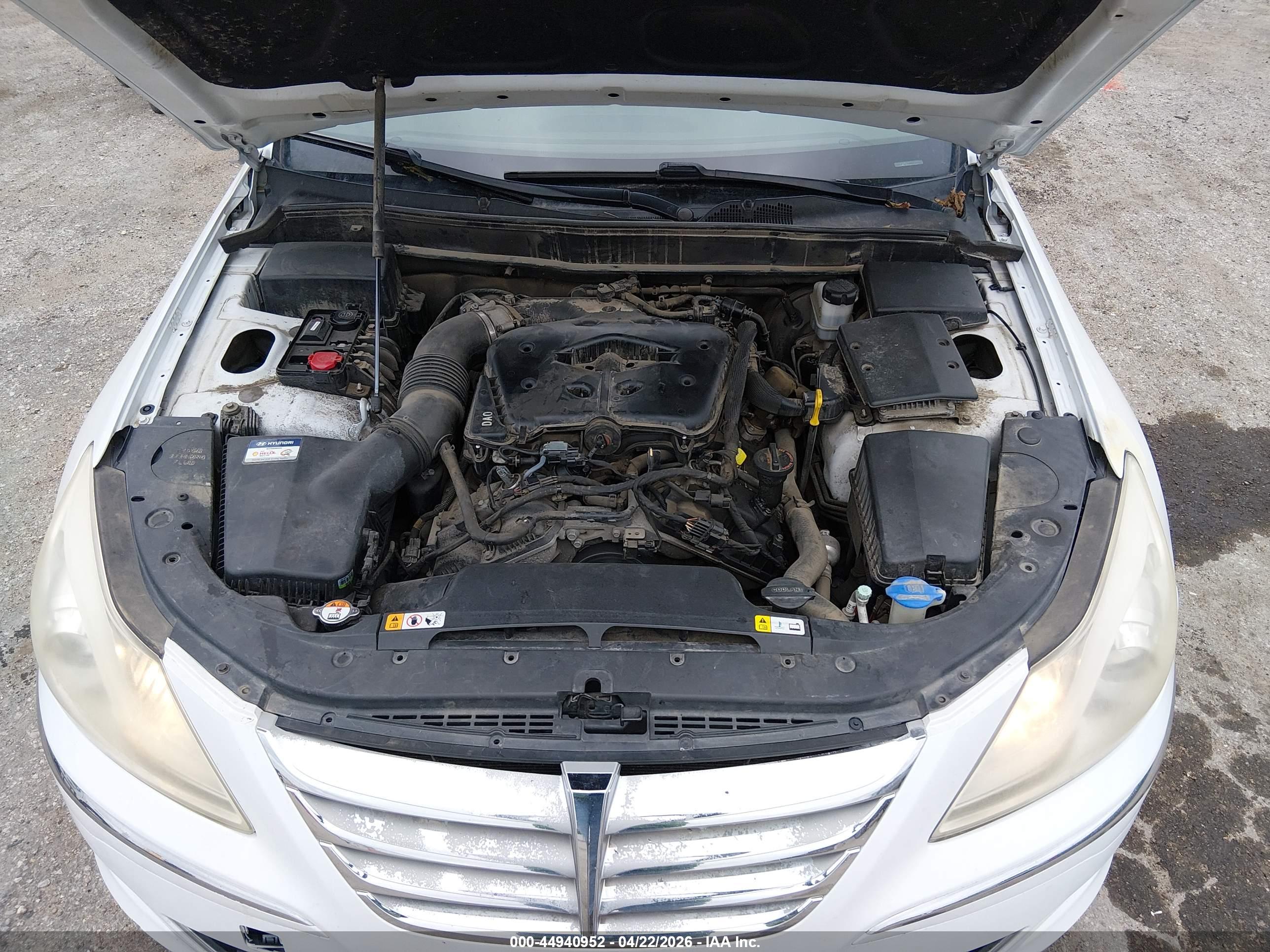 HYUNDAI GENESIS image 10