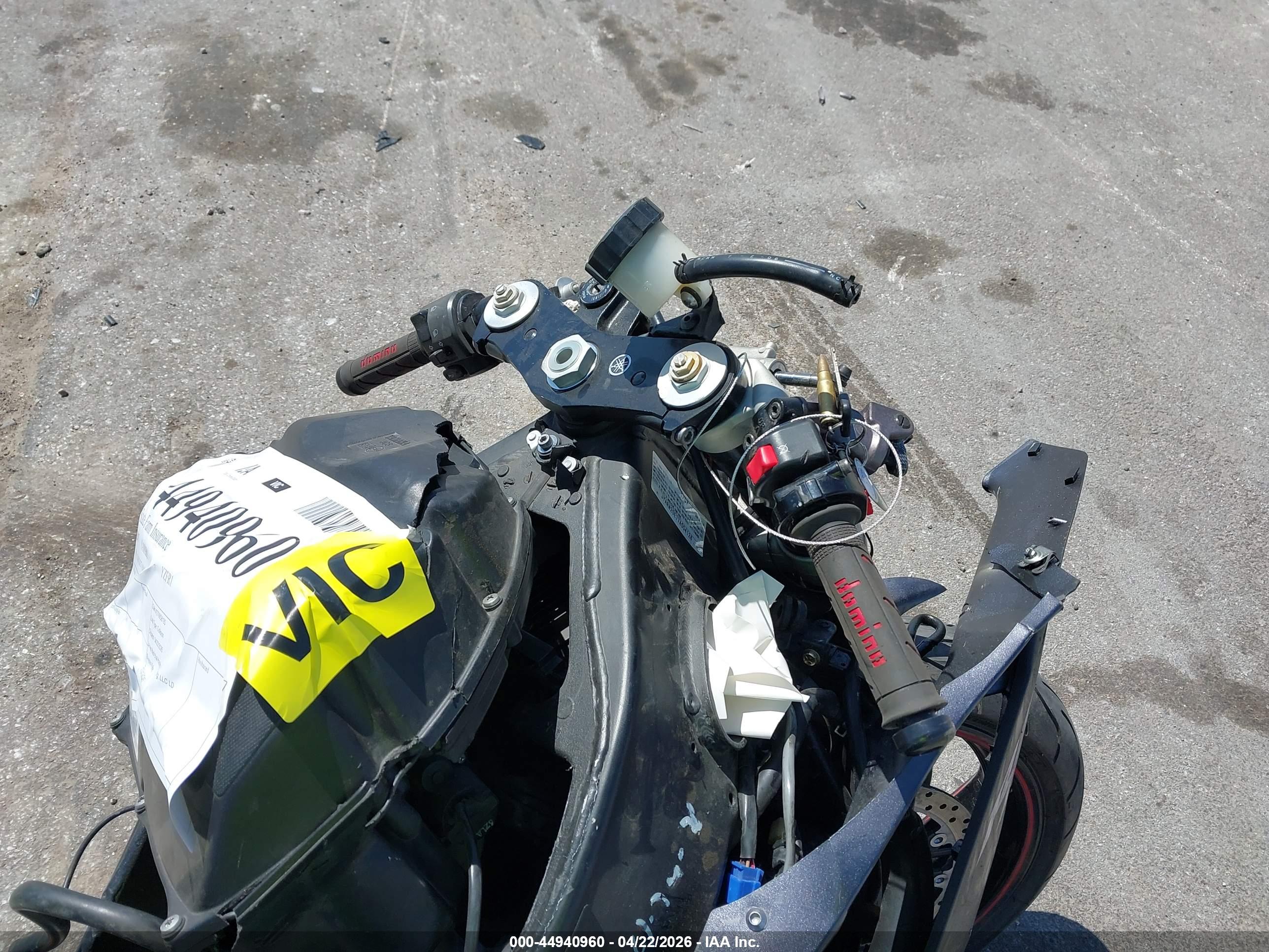 YAMAHA YZFR1 image 7